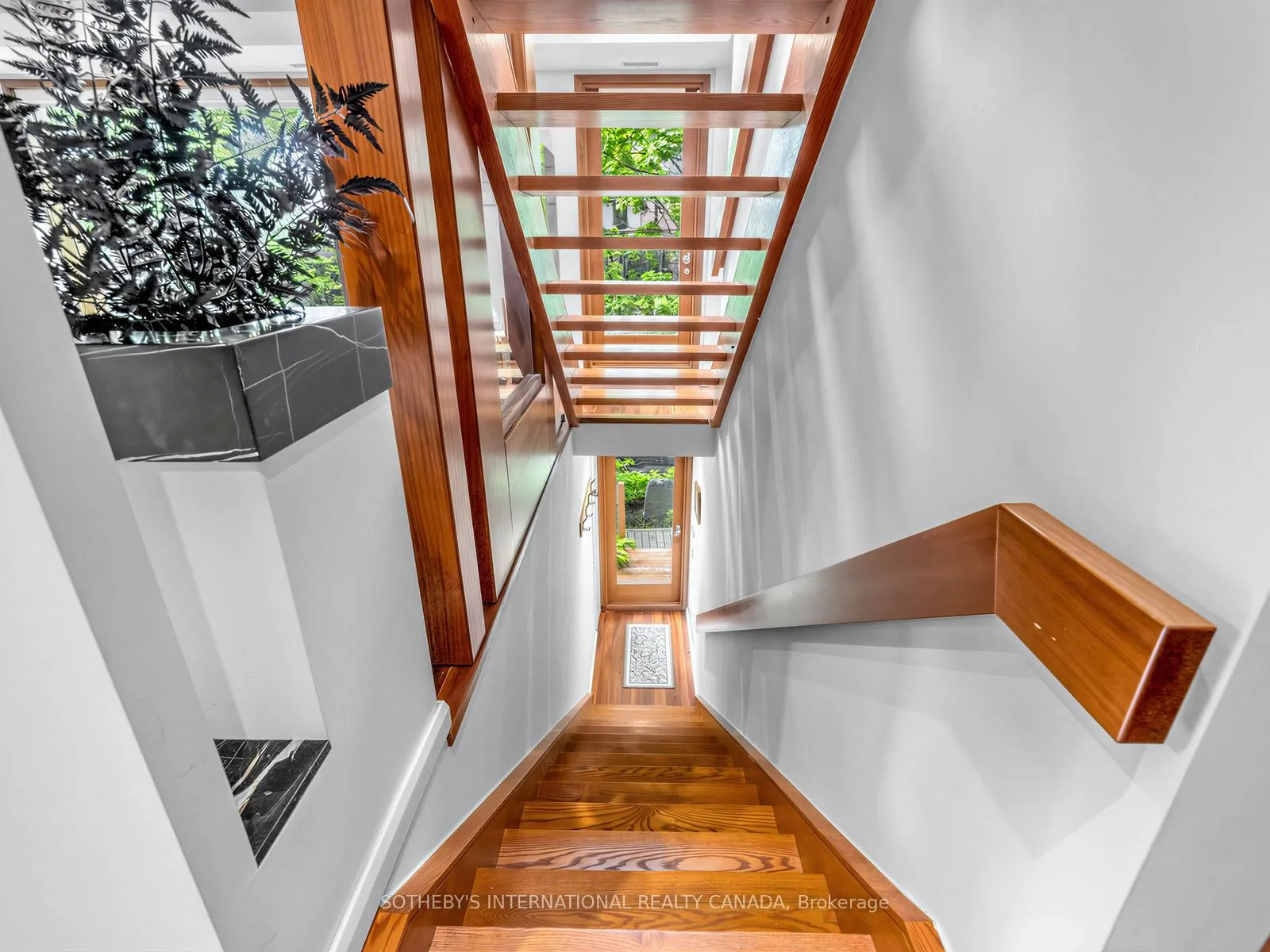 Photo 5 of 32 Regal Road, Toronto, Corso Italia-Davenport — HOMEH
