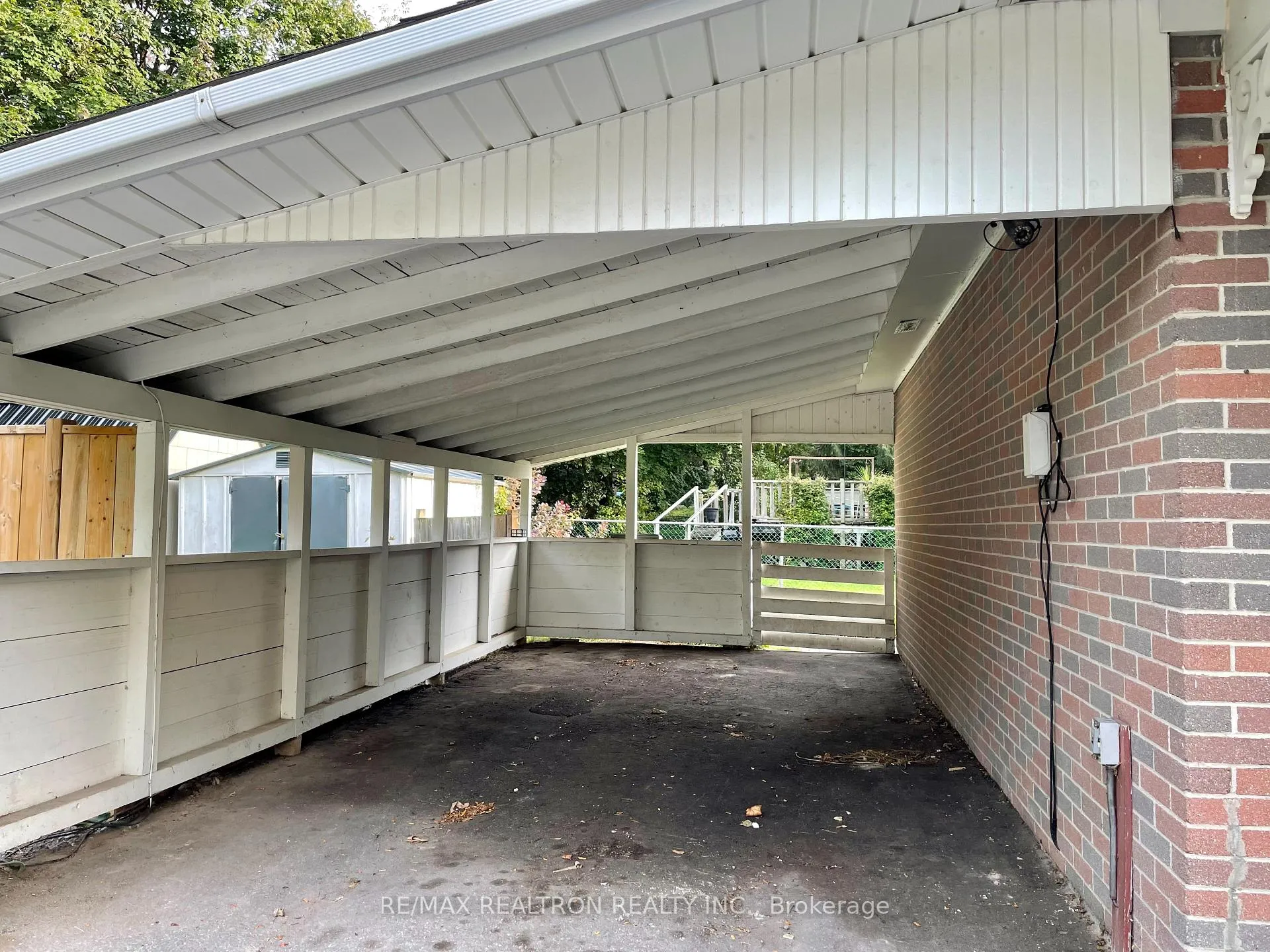 Photo 2 of Unit Main, 796 Arnold Crescent, Newmarket, Gorham-College Manor — HOMEH