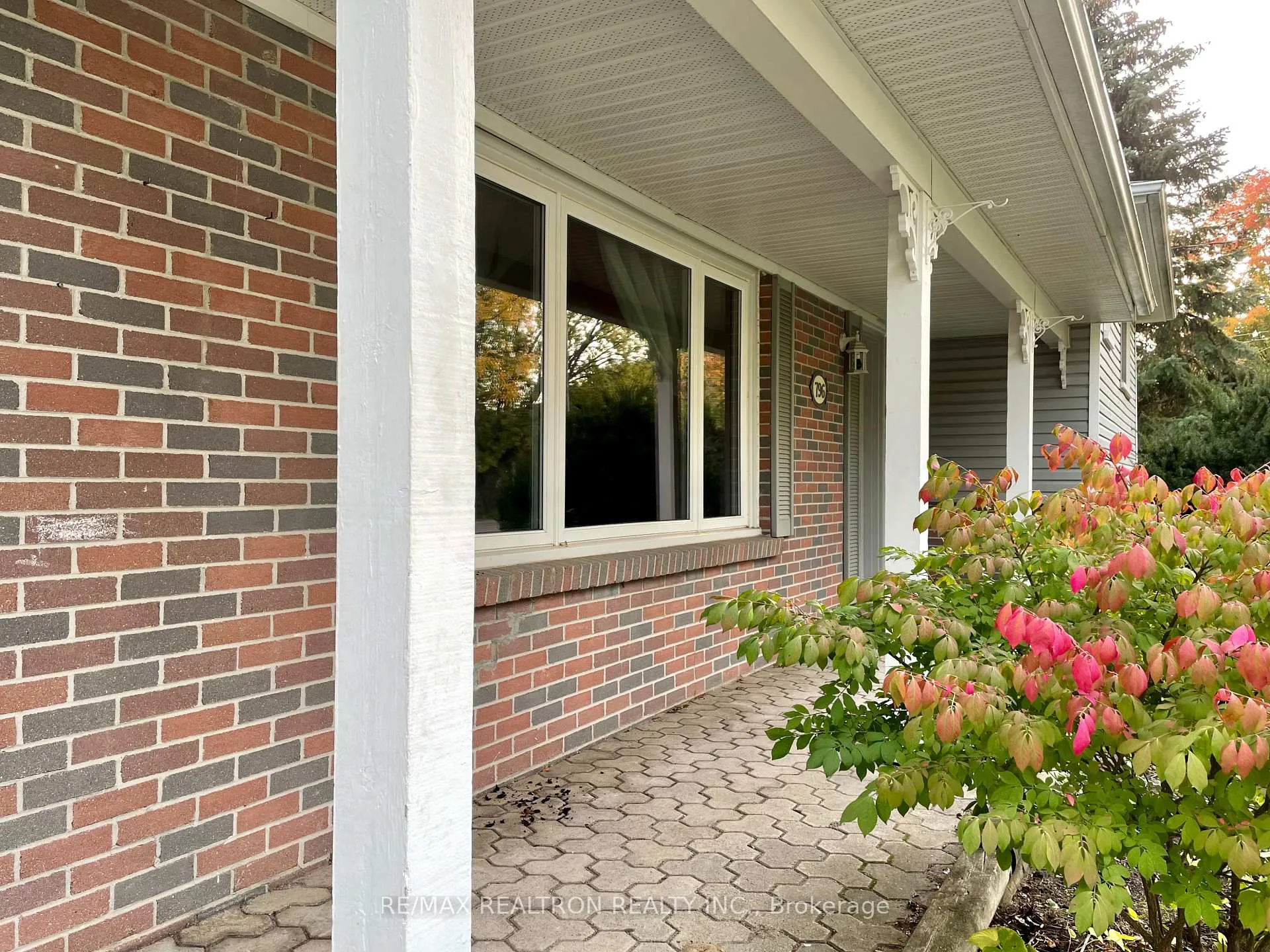 Photo 3 of Unit Main, 796 Arnold Crescent, Newmarket, Gorham-College Manor — HOMEH