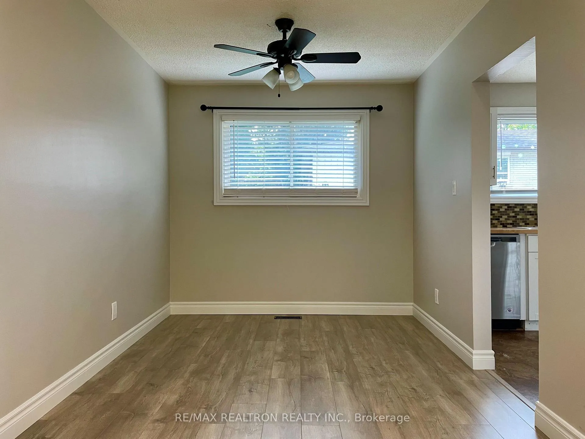 Photo 7 of Unit Main, 796 Arnold Crescent, Newmarket, Gorham-College Manor — HOMEH