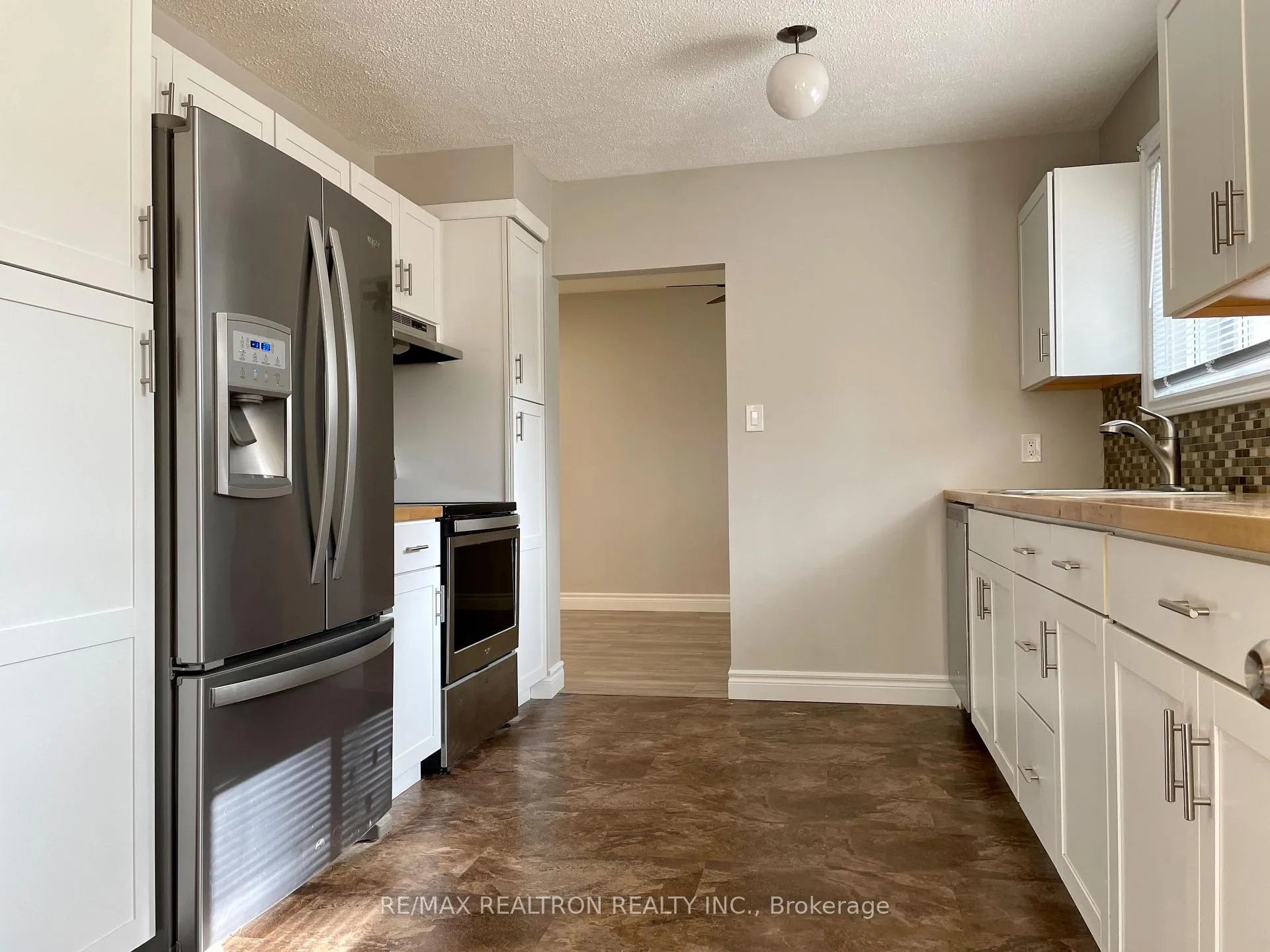 Photo 9 of Unit Main, 796 Arnold Crescent, Newmarket, Gorham-College Manor — HOMEH