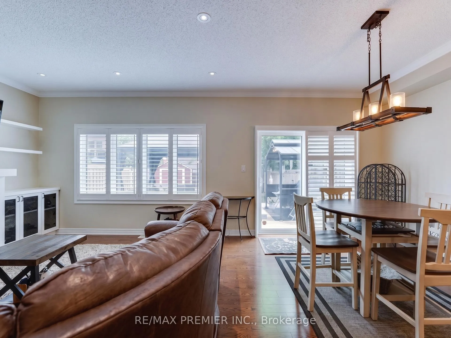 Photo 3 of 12 Pearcey Crescent, Barrie, Sunnidale — HOMEH