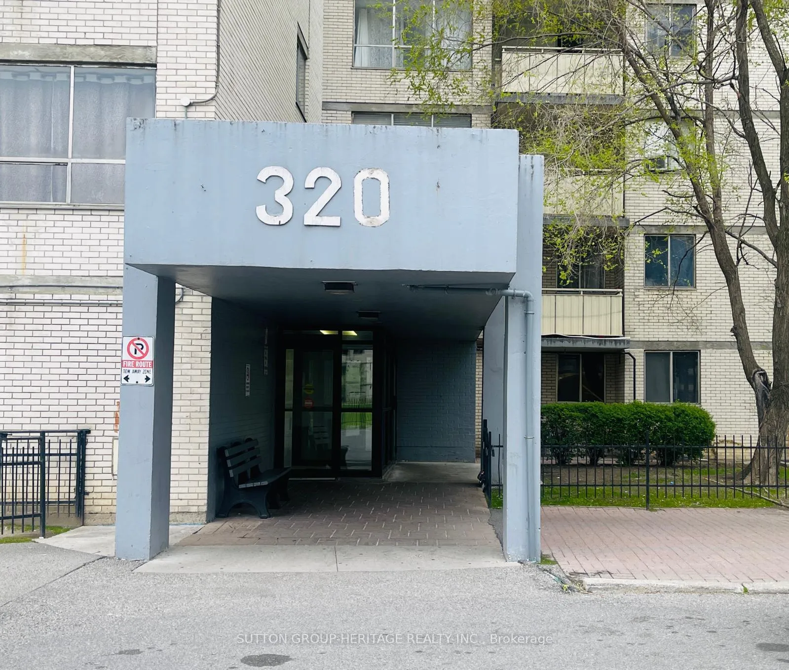Photo 5 of Unit 1613, 320 Dixon Parkway, Etobicoke, Kingsview Village-The Westway — HOMEH