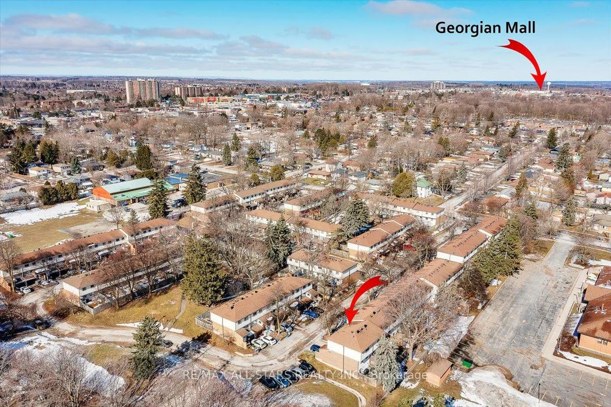 Photo 3 of Unit B11, 63 Ferris Lane, Barrie, Cundles East — HOMEH