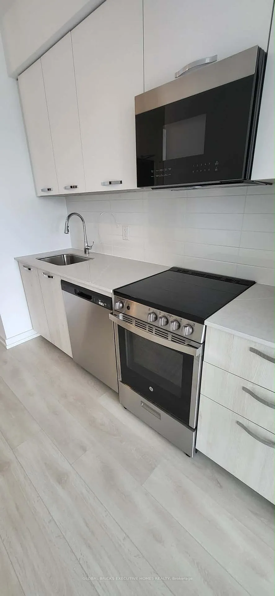 Photo 4 of Unit 2311, 75 James Street, Hamilton, Corktown — HOMEH