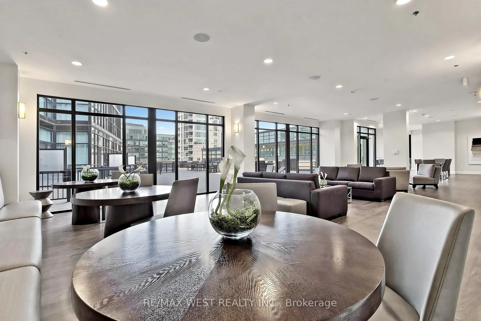 Photo 8 of Unit 2602, 2900 Highway 7 Road, Vaughan, Concord — HOMEH
