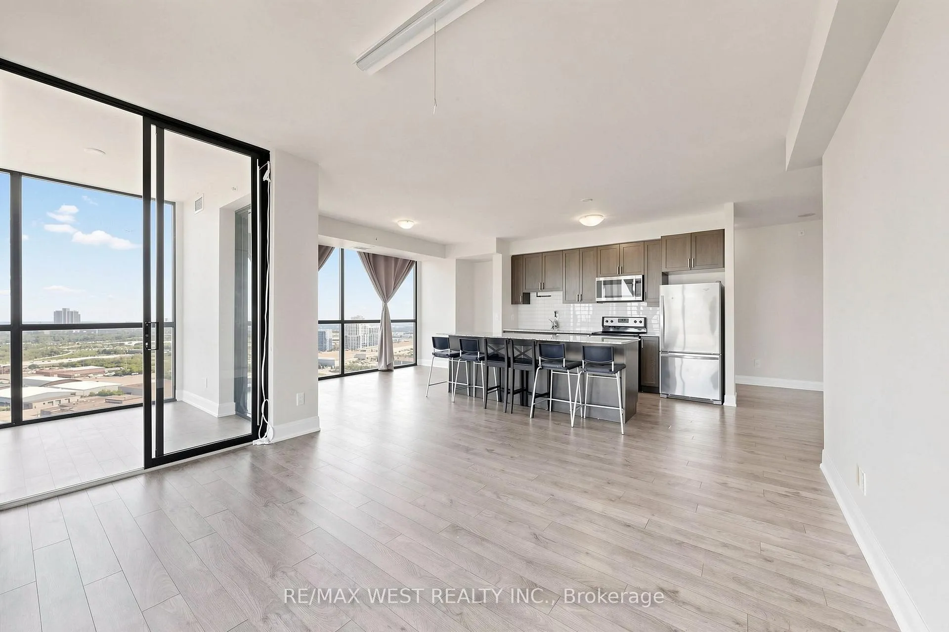 Photo 11 of Unit 2602, 2900 Highway 7 Road, Vaughan, Concord — HOMEH