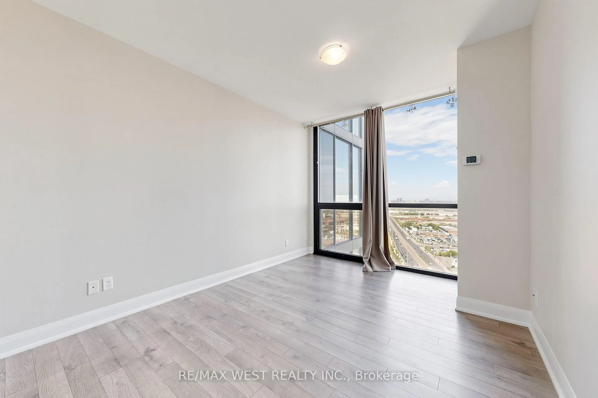 Photo 15 of Unit 2602, 2900 Highway 7 Road, Vaughan, Concord — HOMEH