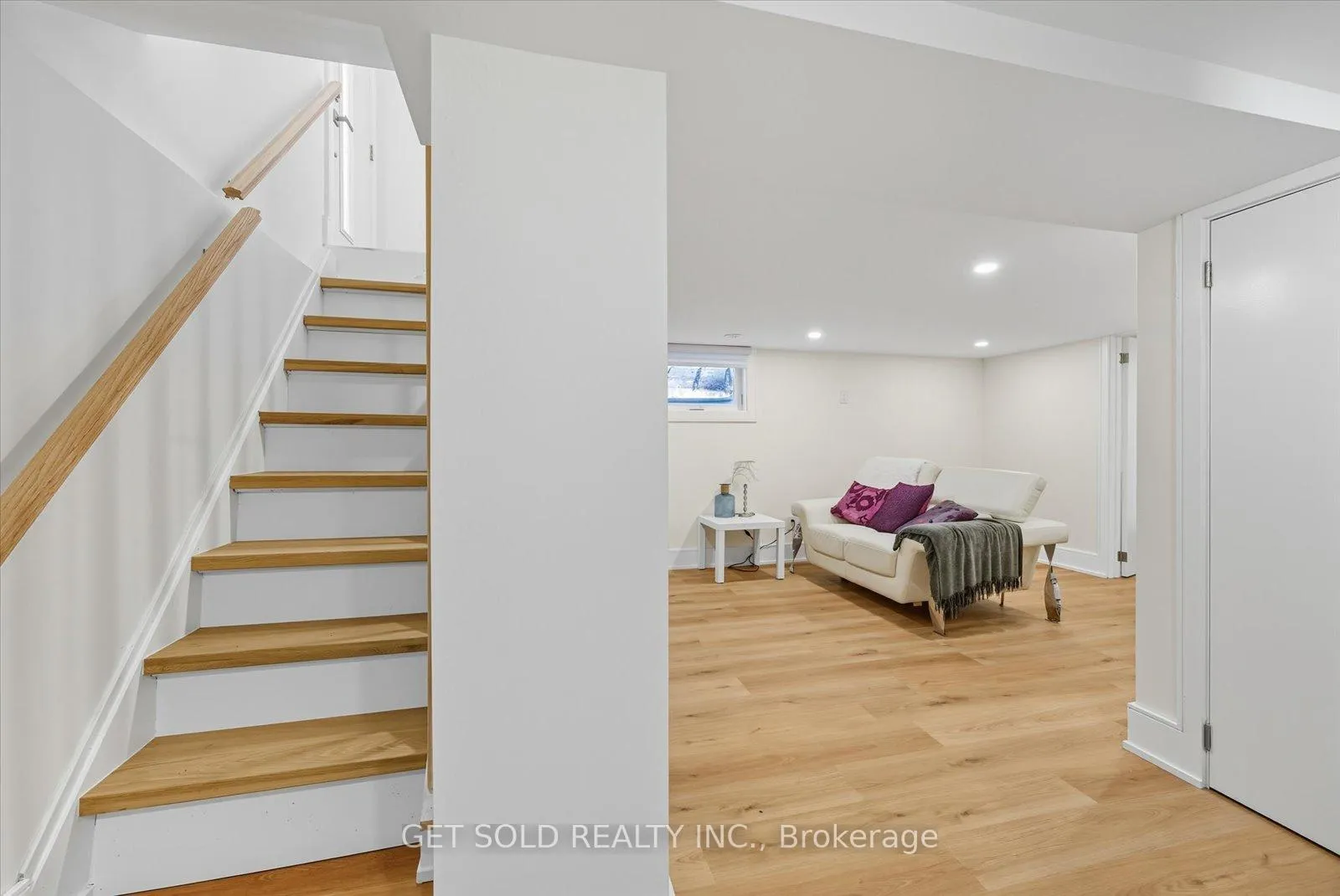 Photo 23 of 74 St Hubert Avenue, Toronto, East York — HOMEH