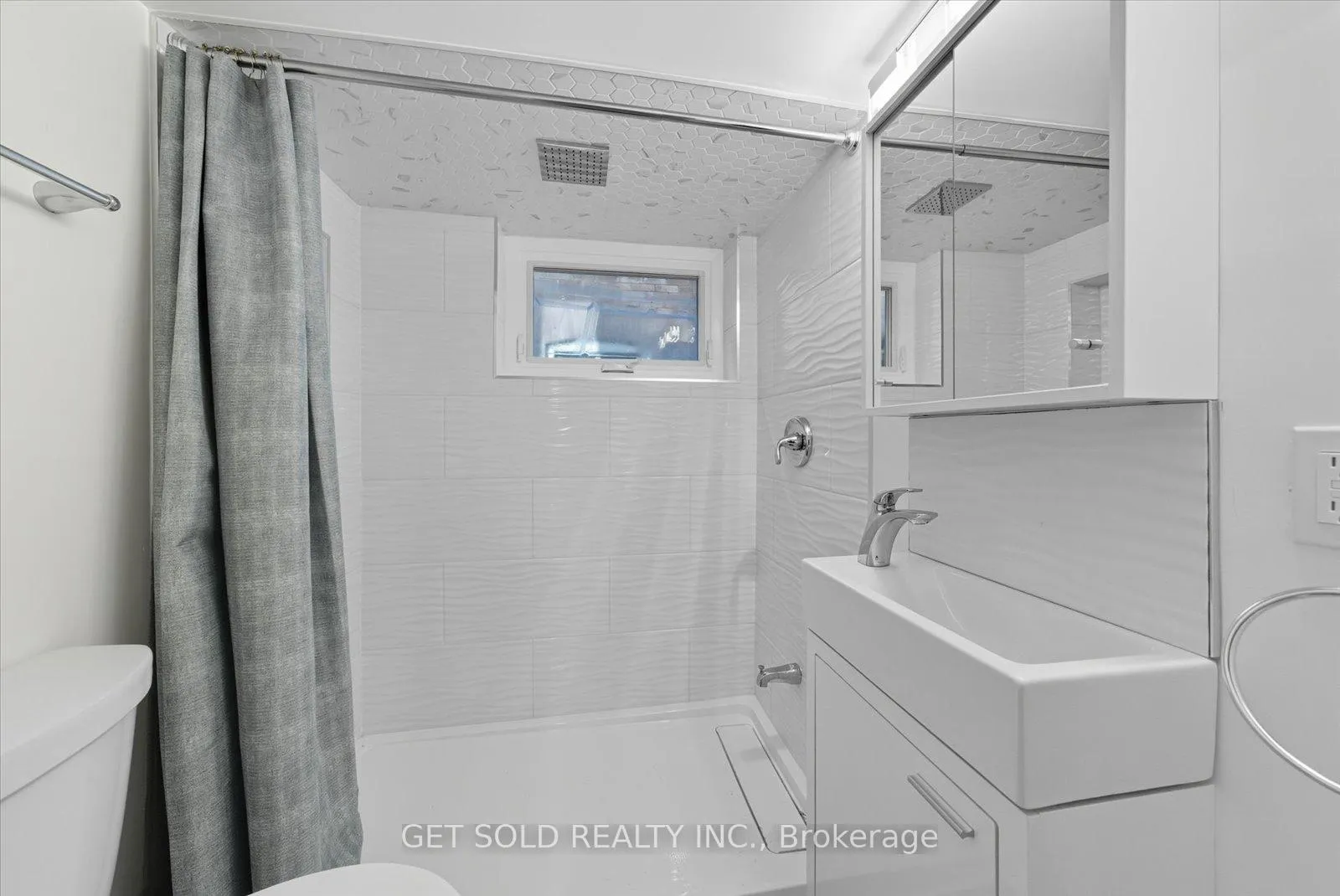Photo 31 of 74 St Hubert Avenue, Toronto, East York — HOMEH