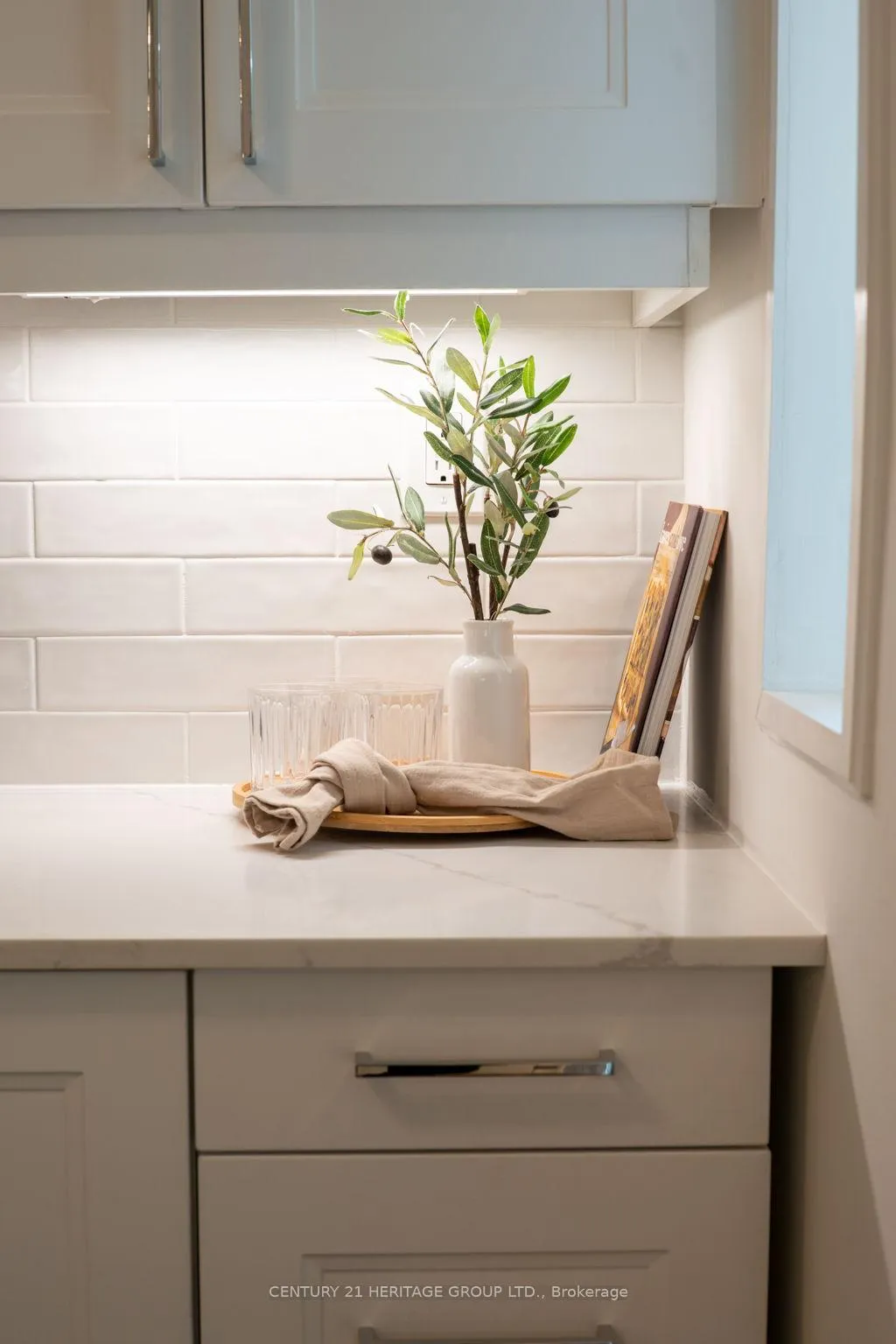 Photo 13 of 295 Locke Street S, Hamilton, Kirkendall — HOMEH