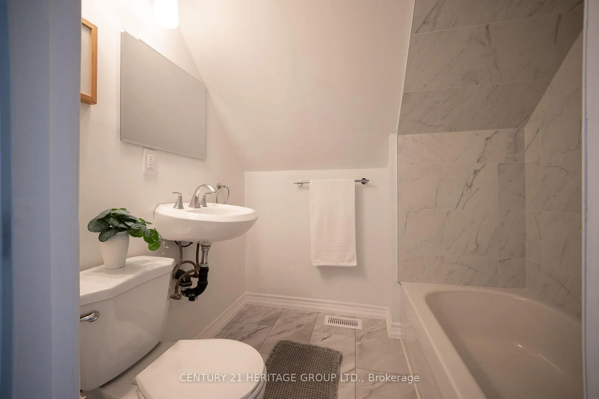 Photo 43 of 295 Locke Street S, Hamilton, Kirkendall — HOMEH