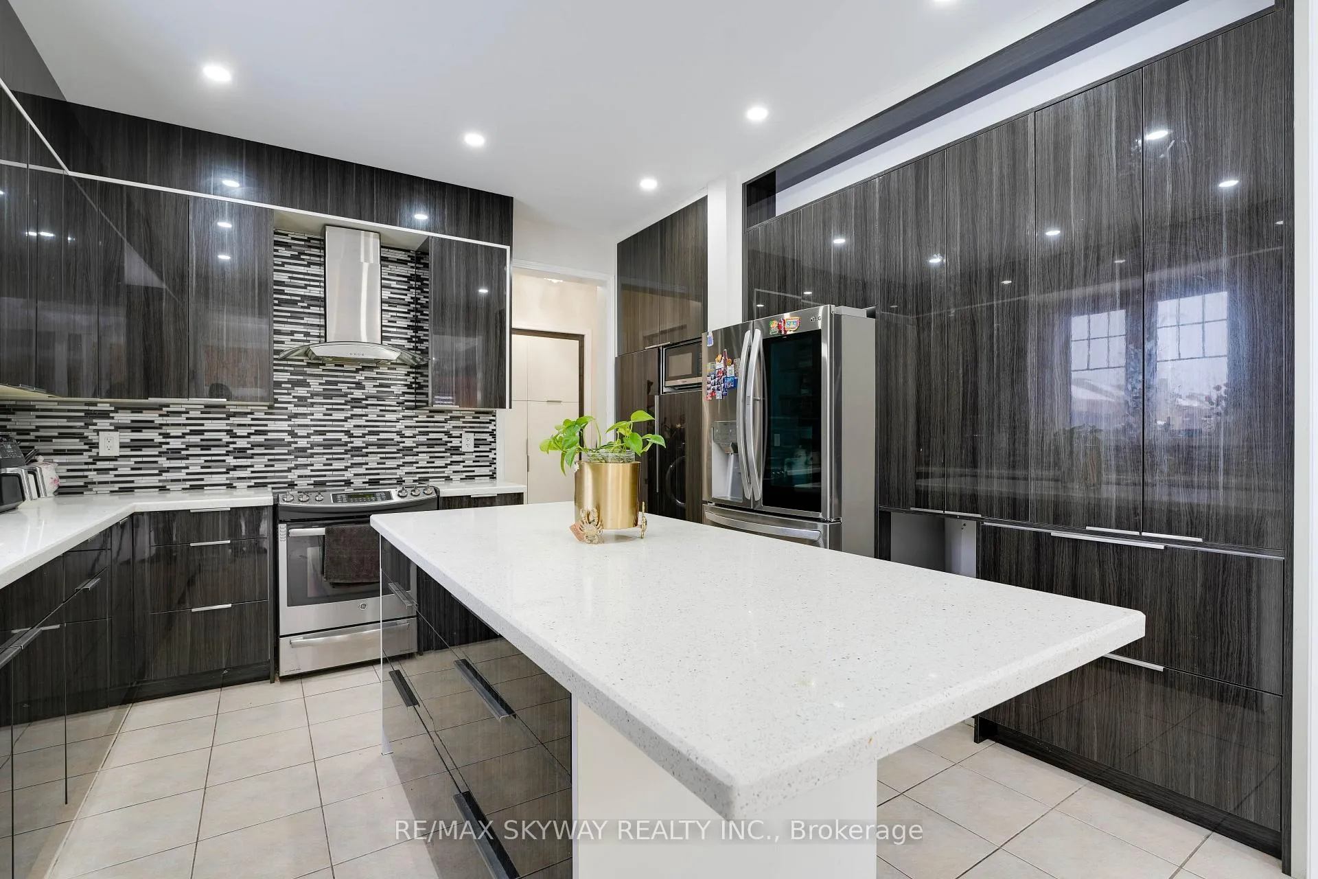 Photo 19 of 67 Veterans Drive, Brampton, Northwest Brampton — HOMEH
