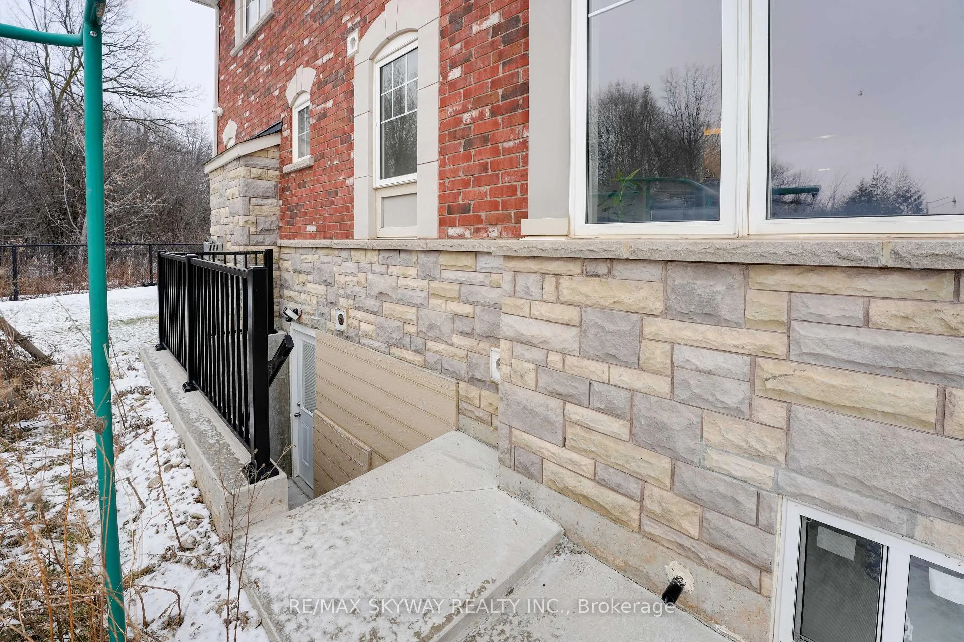 Photo 44 of 67 Veterans Drive, Brampton, Northwest Brampton — HOMEH
