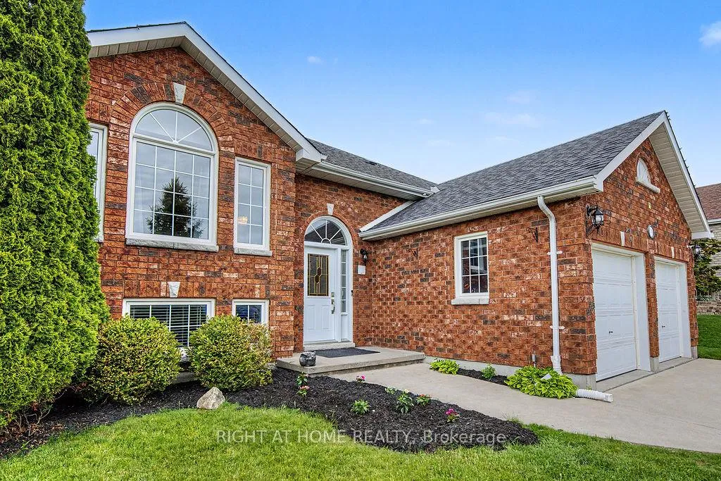 Photo 3 of 270 Ivey Crescent, Cobourg — HOMEH