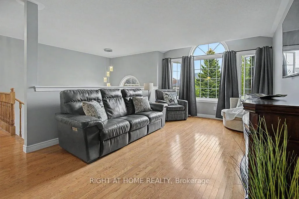 Photo 9 of 270 Ivey Crescent, Cobourg — HOMEH