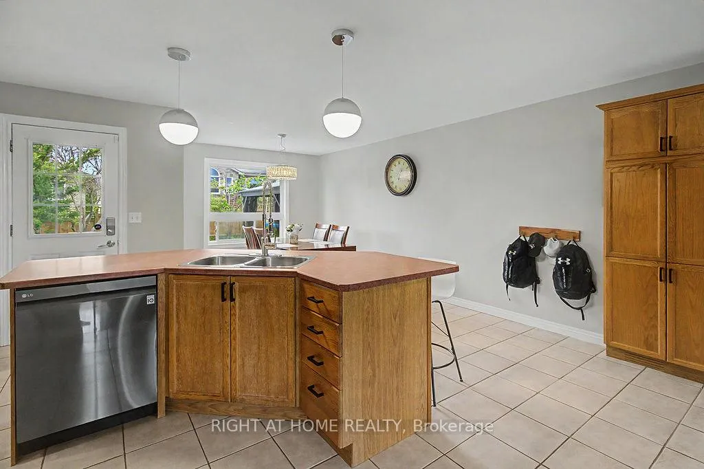Photo 17 of 270 Ivey Crescent, Cobourg — HOMEH