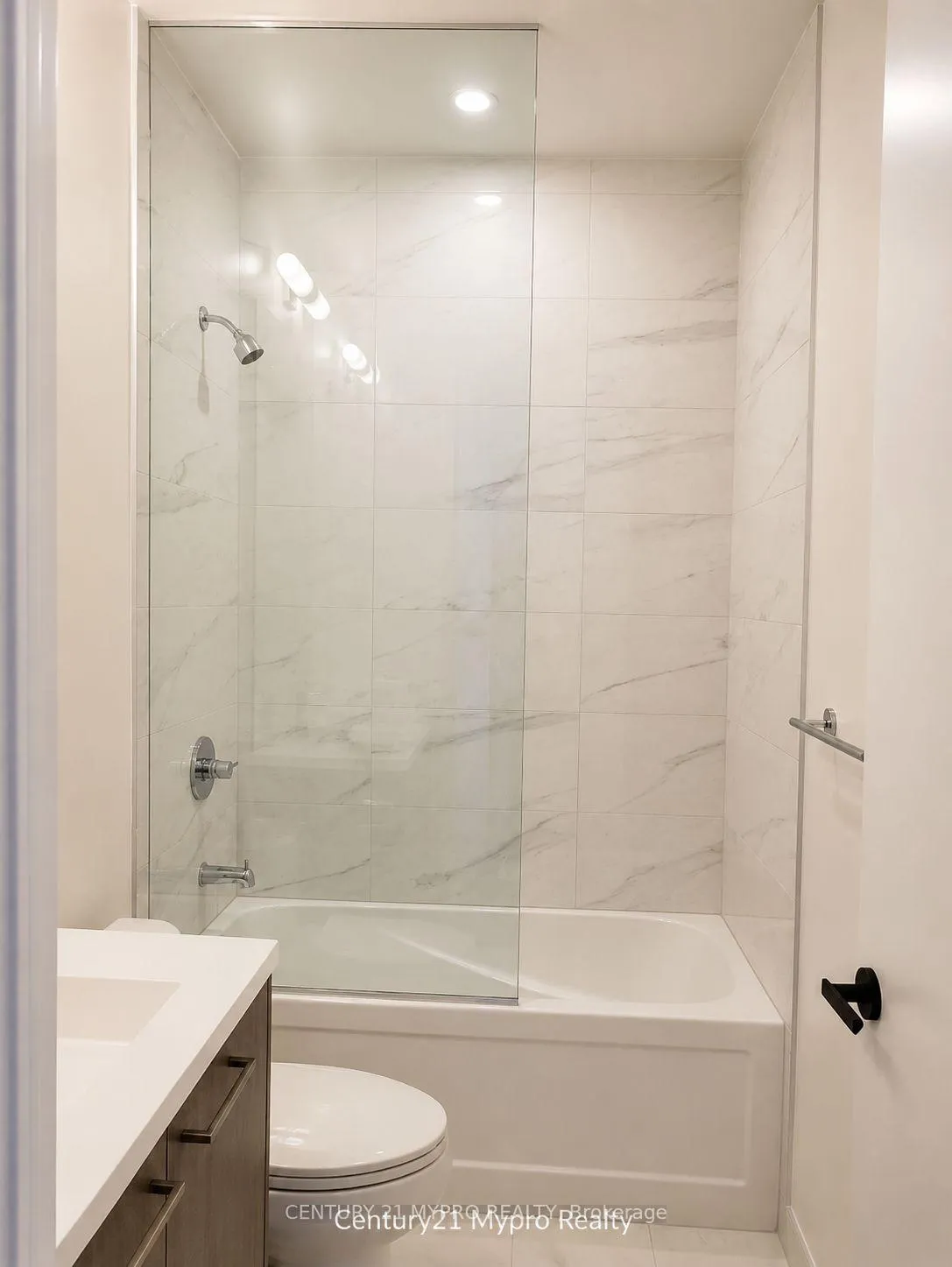 Photo 9 of 28 Interchange Way, Vaughan, Vaughan Corporate Centre — HOMEH