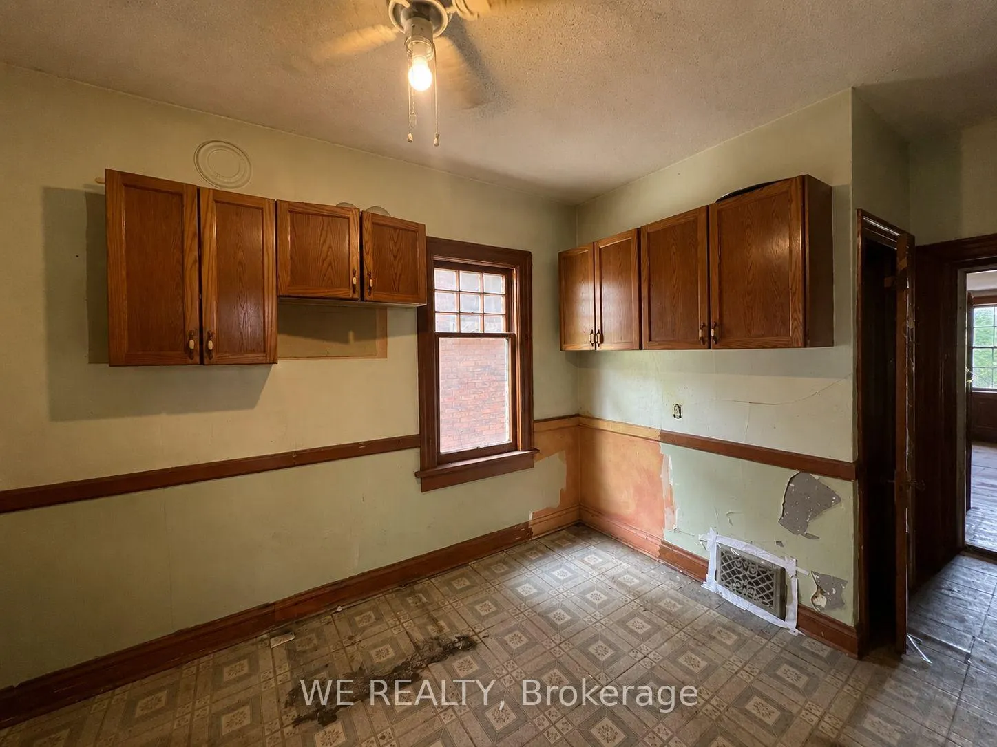 Photo 5 of 91 Myrtle Avenue, Hamilton, St. Clair — HOMEH
