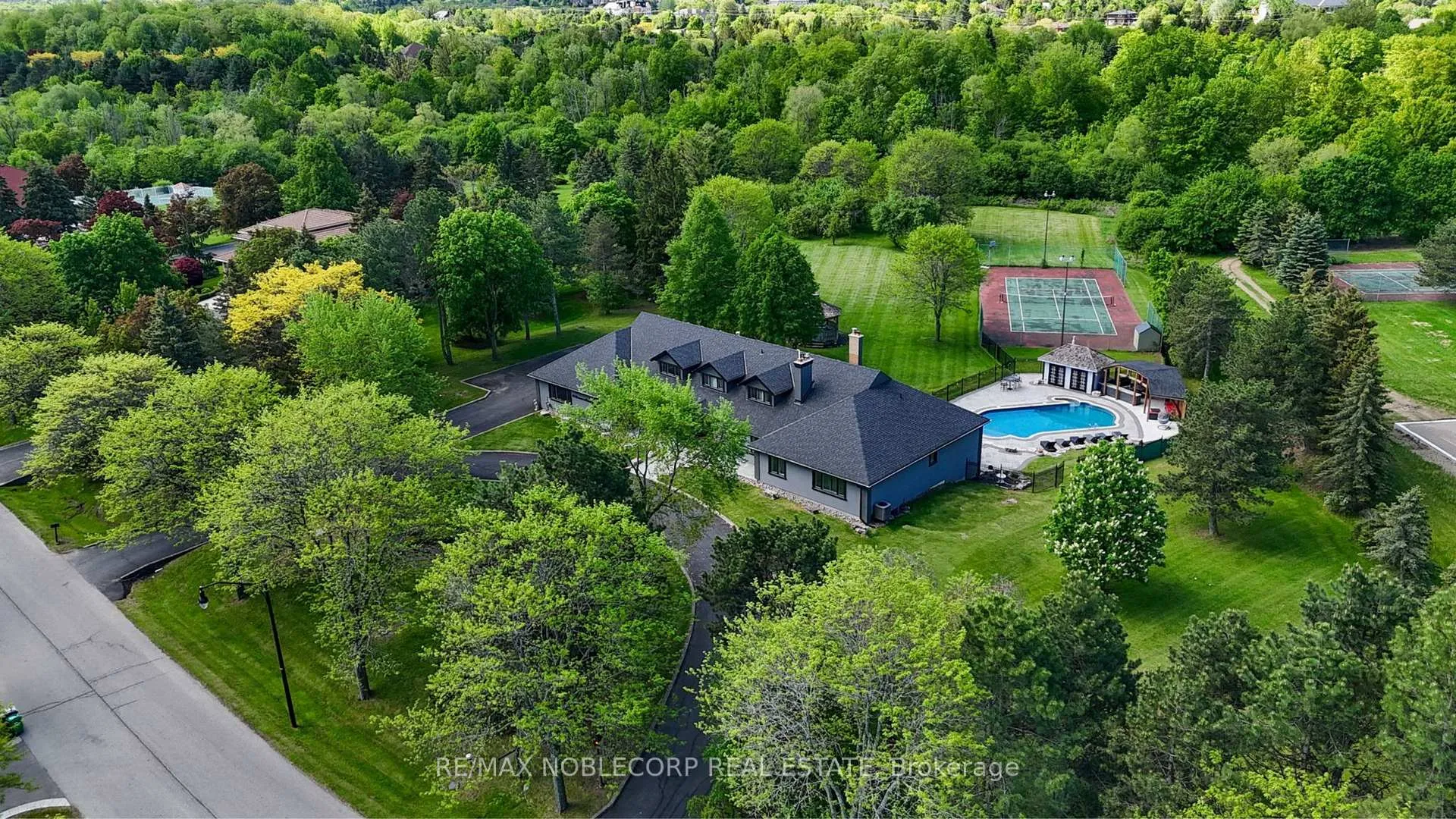 Photo 1 of 14 Bowman Avenue, Brampton, Toronto Gore Rural Estate — HOMEH
