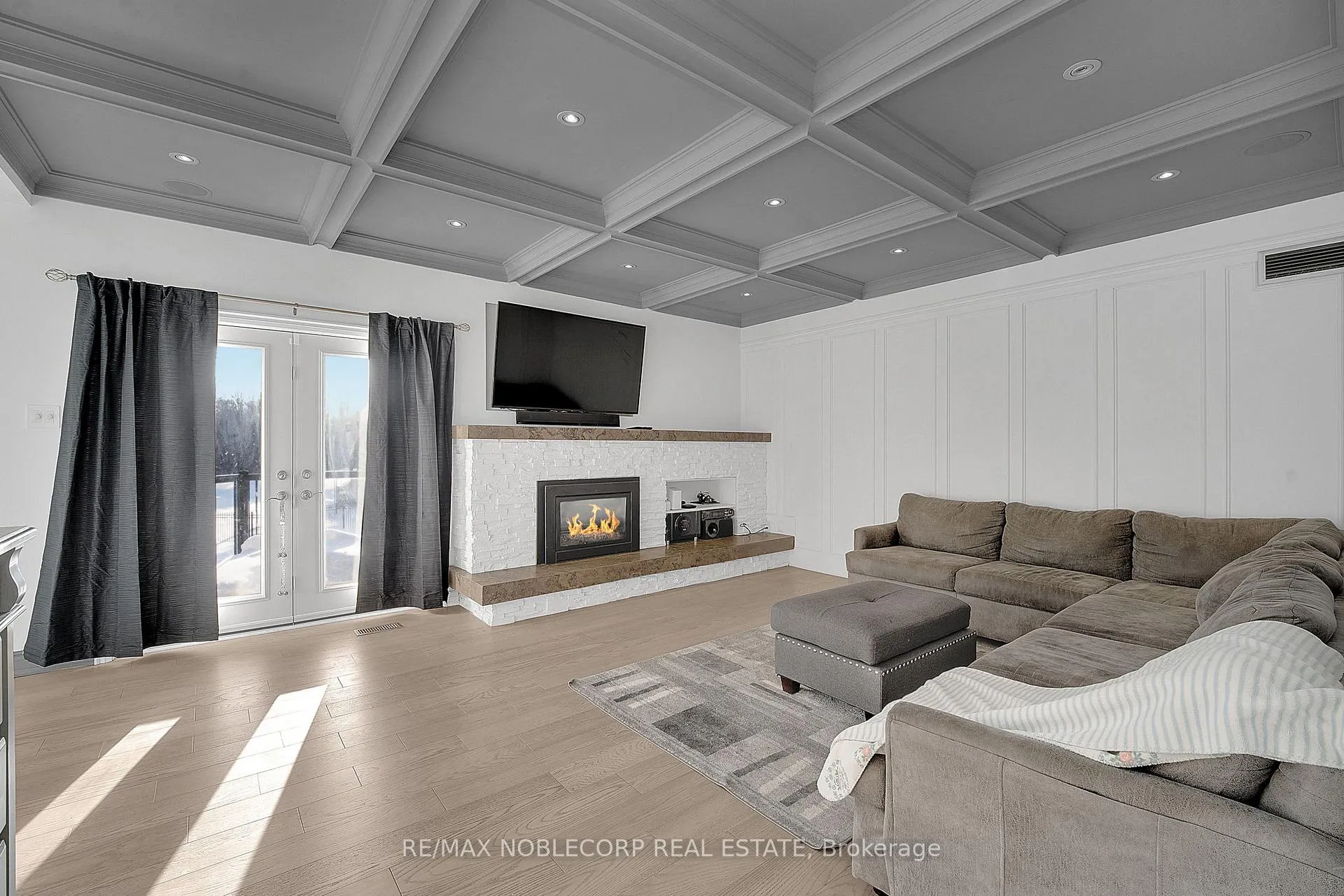 Photo 14 of 14 Bowman Avenue, Brampton, Toronto Gore Rural Estate — HOMEH