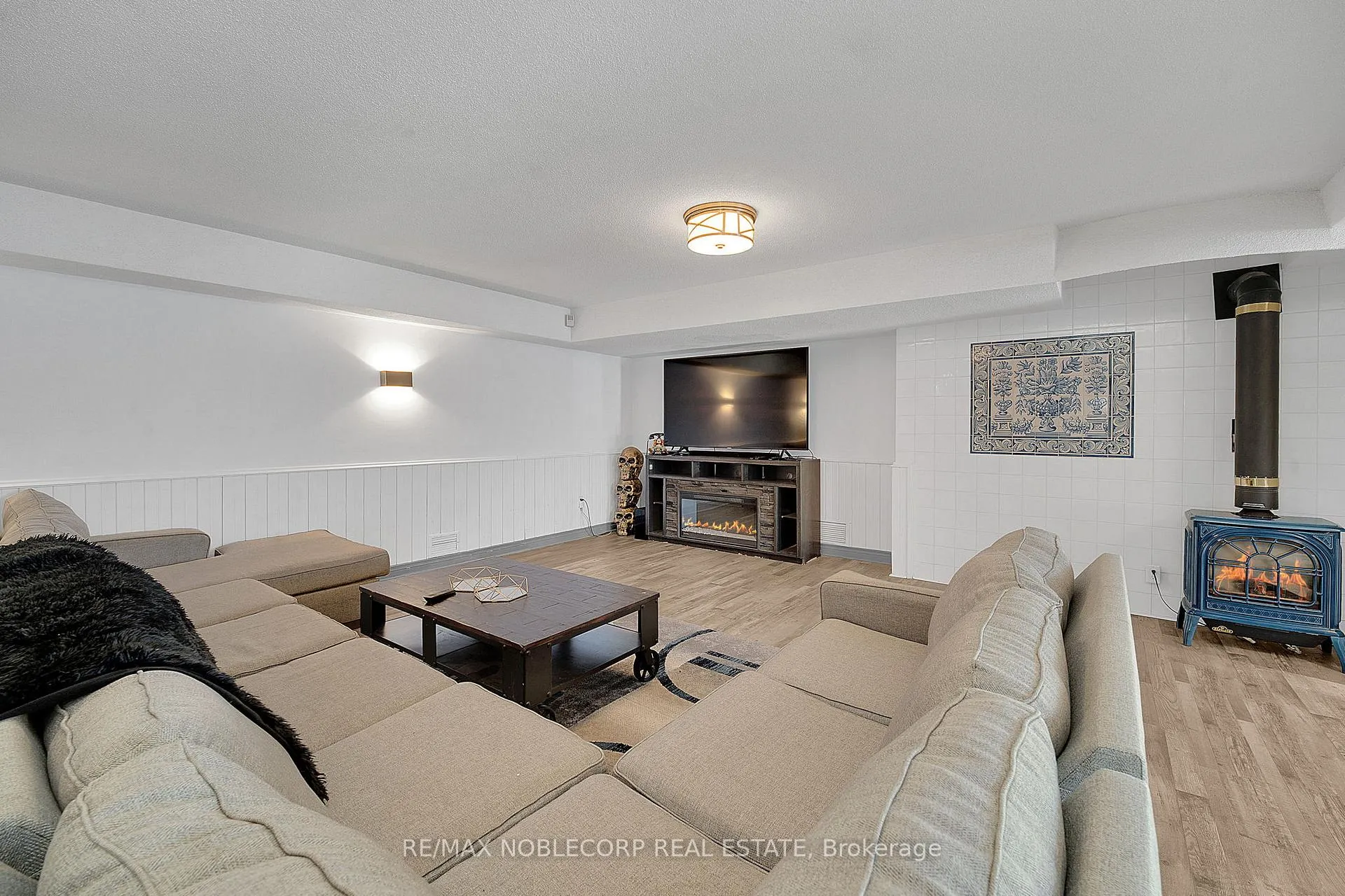 Photo 37 of 14 Bowman Avenue, Brampton, Toronto Gore Rural Estate — HOMEH