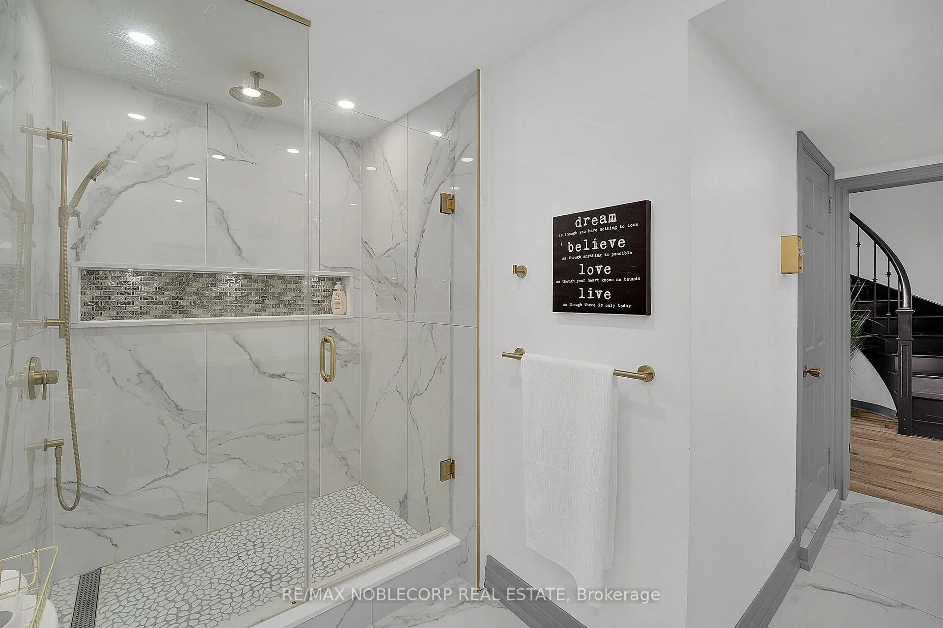 Photo 43 of 14 Bowman Avenue, Brampton, Toronto Gore Rural Estate — HOMEH