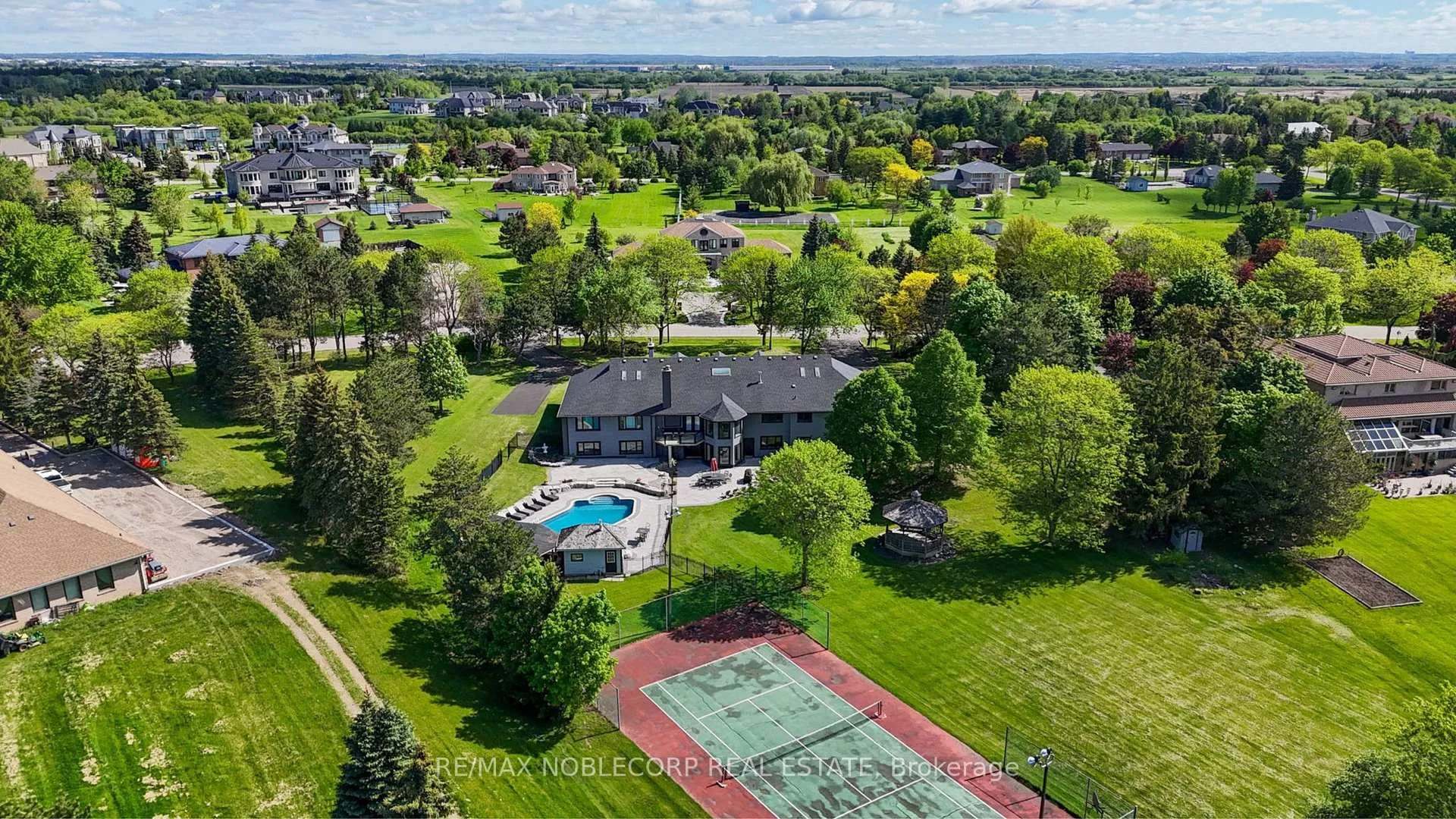 Photo 50 of 14 Bowman Avenue, Brampton, Toronto Gore Rural Estate — HOMEH