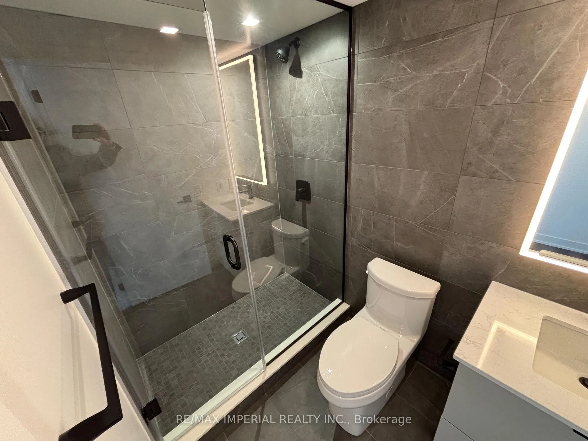 Photo 7 of Unit 1410, 609 Sherborne Street, Toronto, North St. James Town — HOMEH