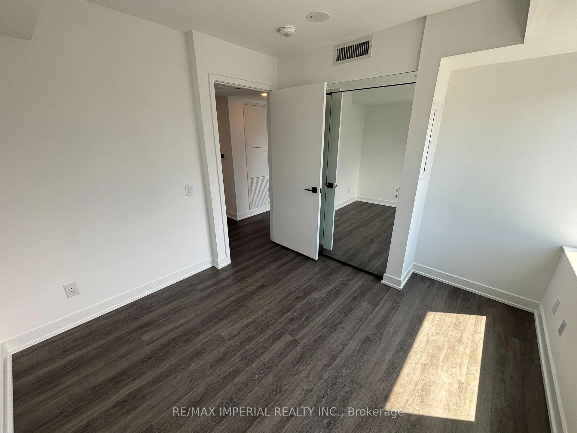 Photo 12 of Unit 1410, 609 Sherborne Street, Toronto, North St. James Town — HOMEH
