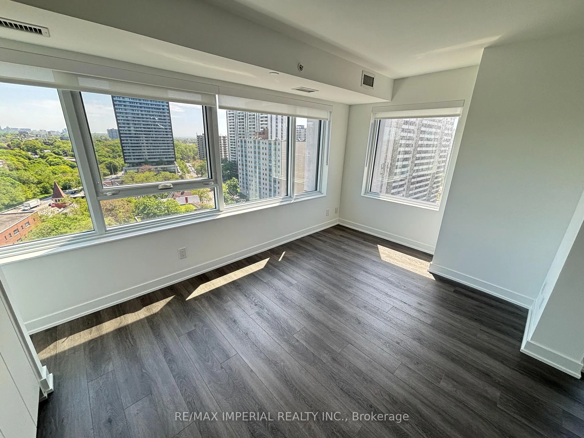 Photo 14 of Unit 1410, 609 Sherborne Street, Toronto, North St. James Town — HOMEH