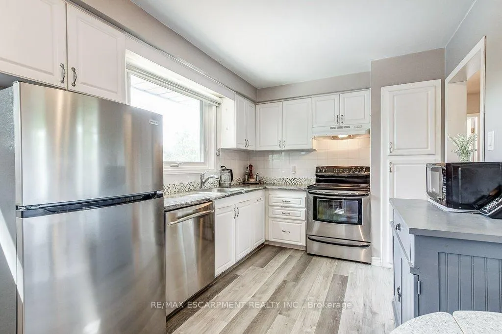 Photo 10 of 633 Sheraton Road, Burlington, Appleby — HOMEH