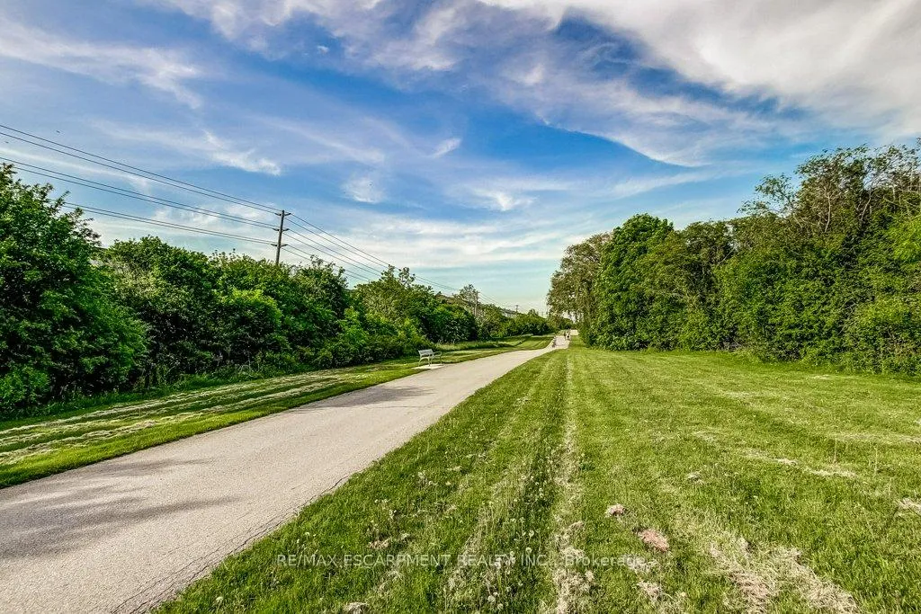 Photo 29 of 633 Sheraton Road, Burlington, Appleby — HOMEH