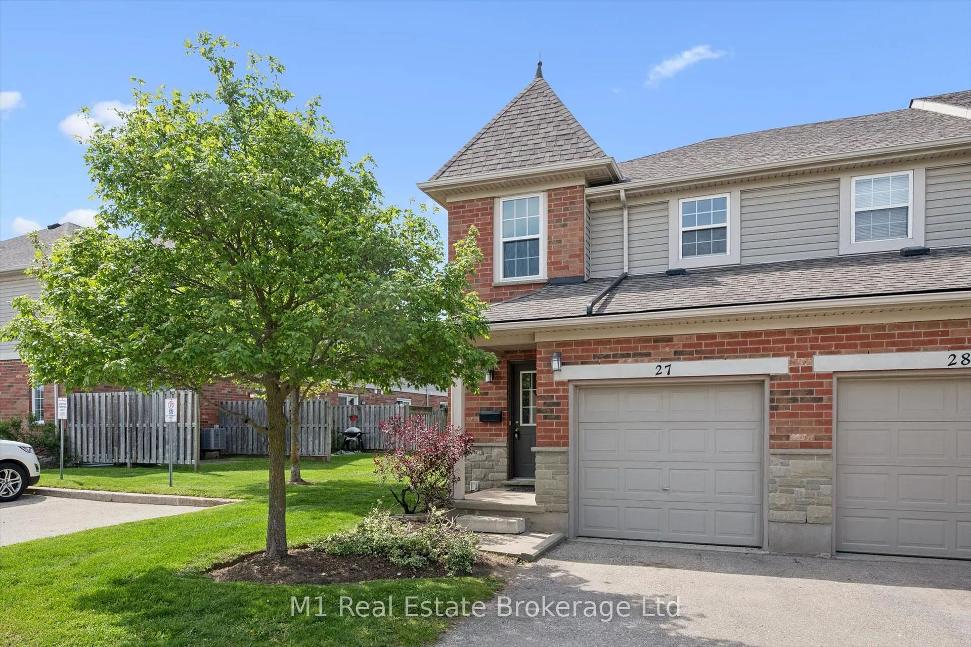 Photo 3 of Unit 27, 124 Gosling Gardens, Guelph, Clairfields/Hanlon Business Park — HOMEH