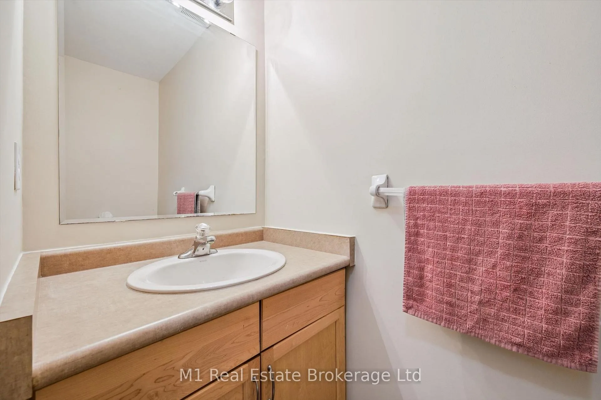 Photo 20 of Unit 27, 124 Gosling Gardens, Guelph, Clairfields/Hanlon Business Park — HOMEH