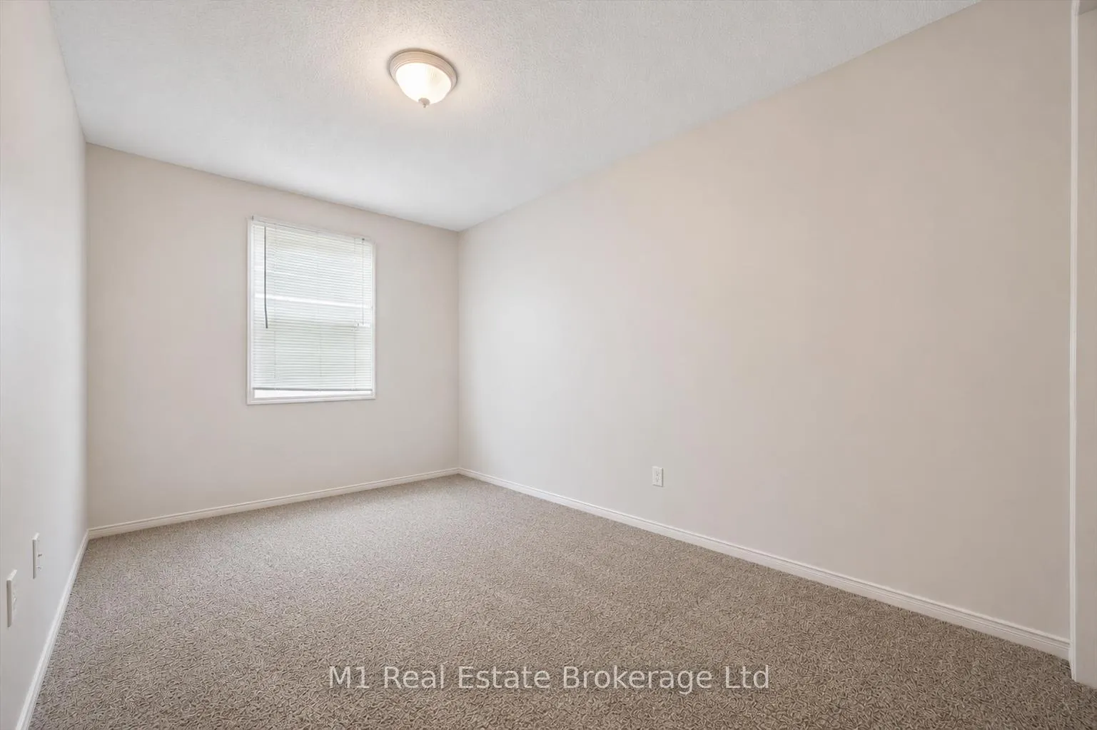 Photo 26 of Unit 27, 124 Gosling Gardens, Guelph, Clairfields/Hanlon Business Park — HOMEH