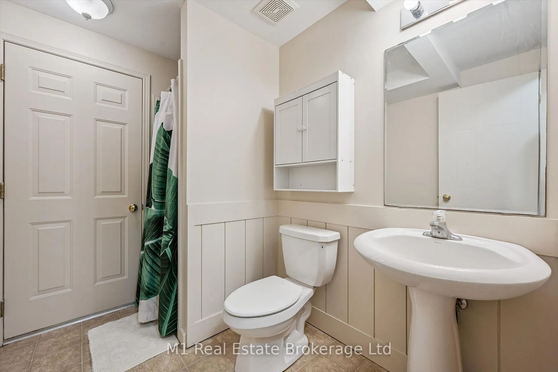 Photo 32 of Unit 27, 124 Gosling Gardens, Guelph, Clairfields/Hanlon Business Park — HOMEH