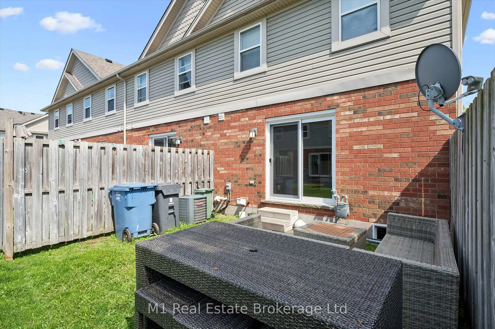 Photo 37 of Unit 27, 124 Gosling Gardens, Guelph, Clairfields/Hanlon Business Park — HOMEH