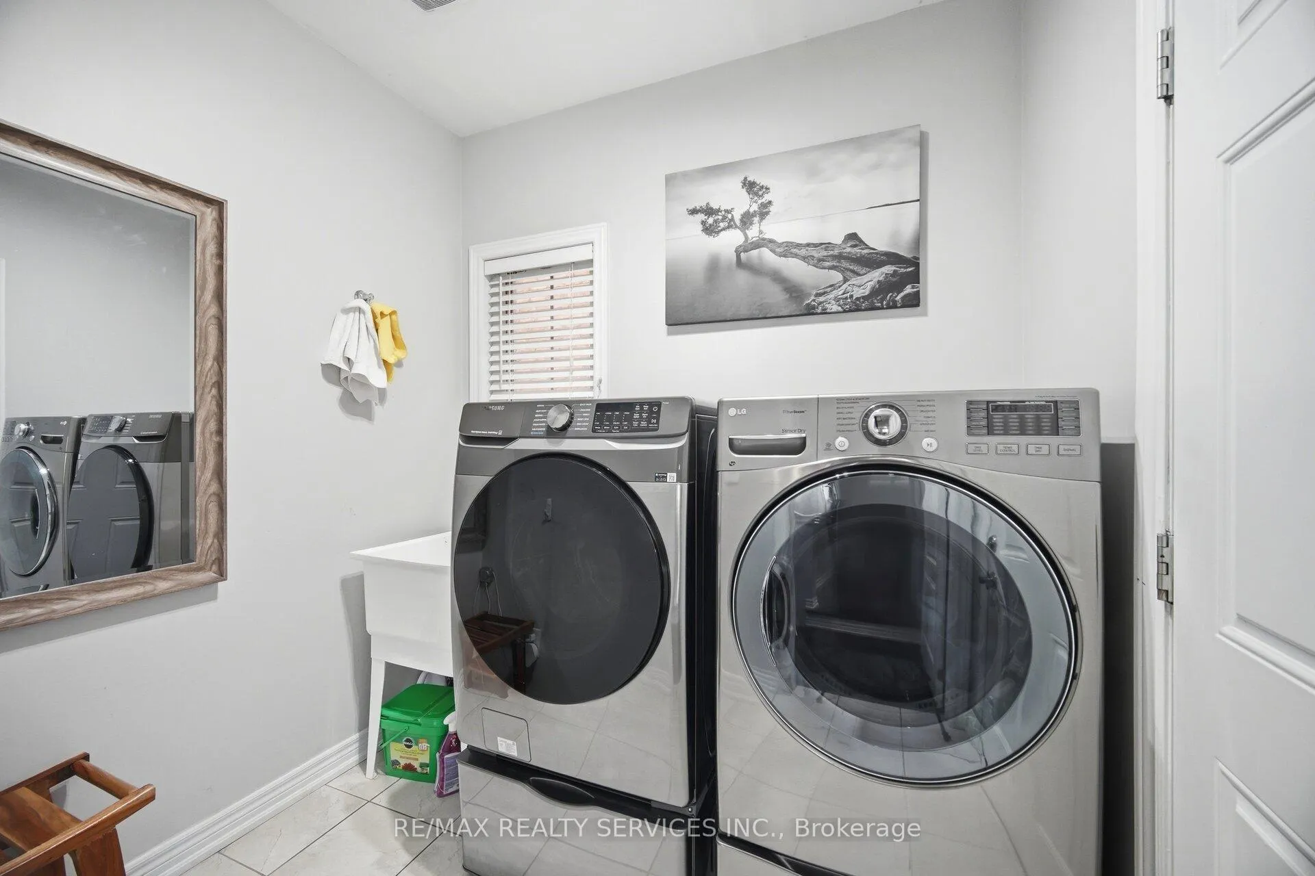 Photo 21 of 39 Templehill Road, Brampton, Sandringham-Wellington — HOMEH