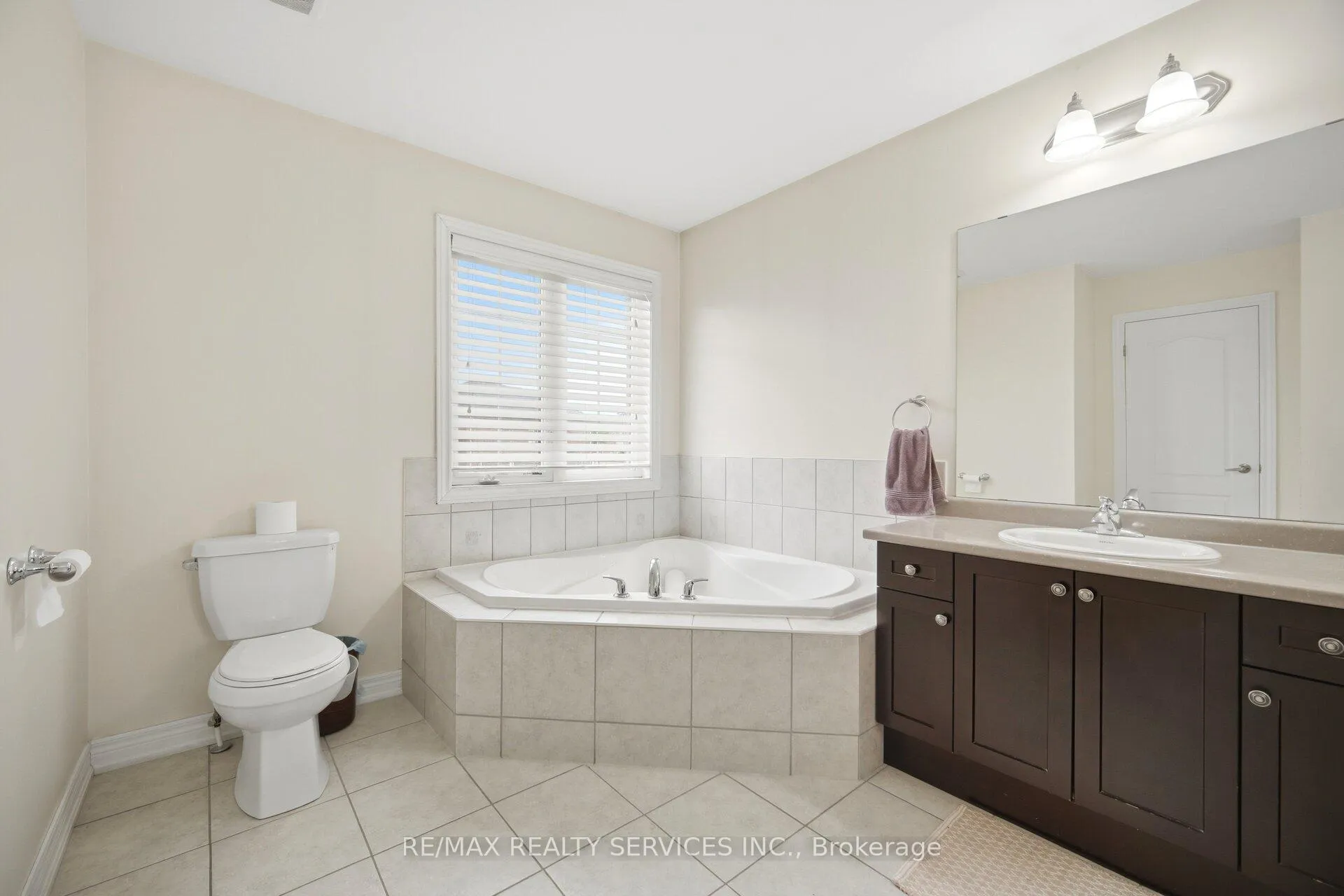 Photo 28 of 39 Templehill Road, Brampton, Sandringham-Wellington — HOMEH