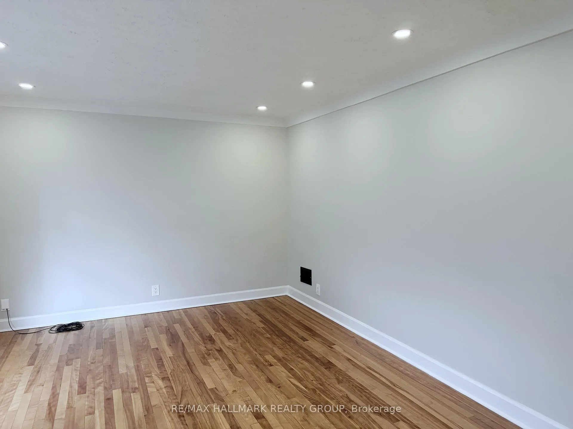 Photo 7 of 470 Pleasant Park Road, Ottawa, Alta Vista/Faircrest Heights — HOMEH