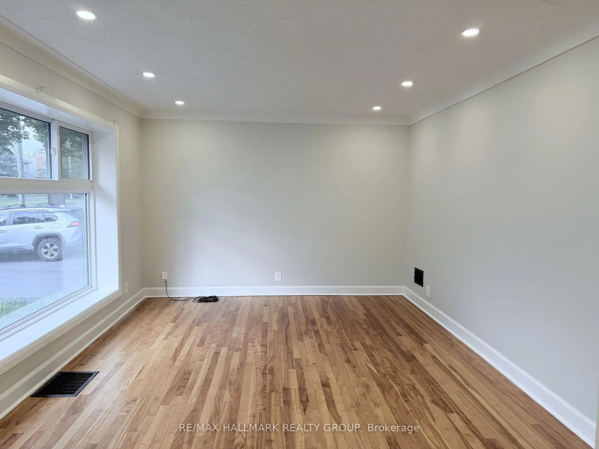 Photo 8 of 470 Pleasant Park Road, Ottawa, Alta Vista/Faircrest Heights — HOMEH