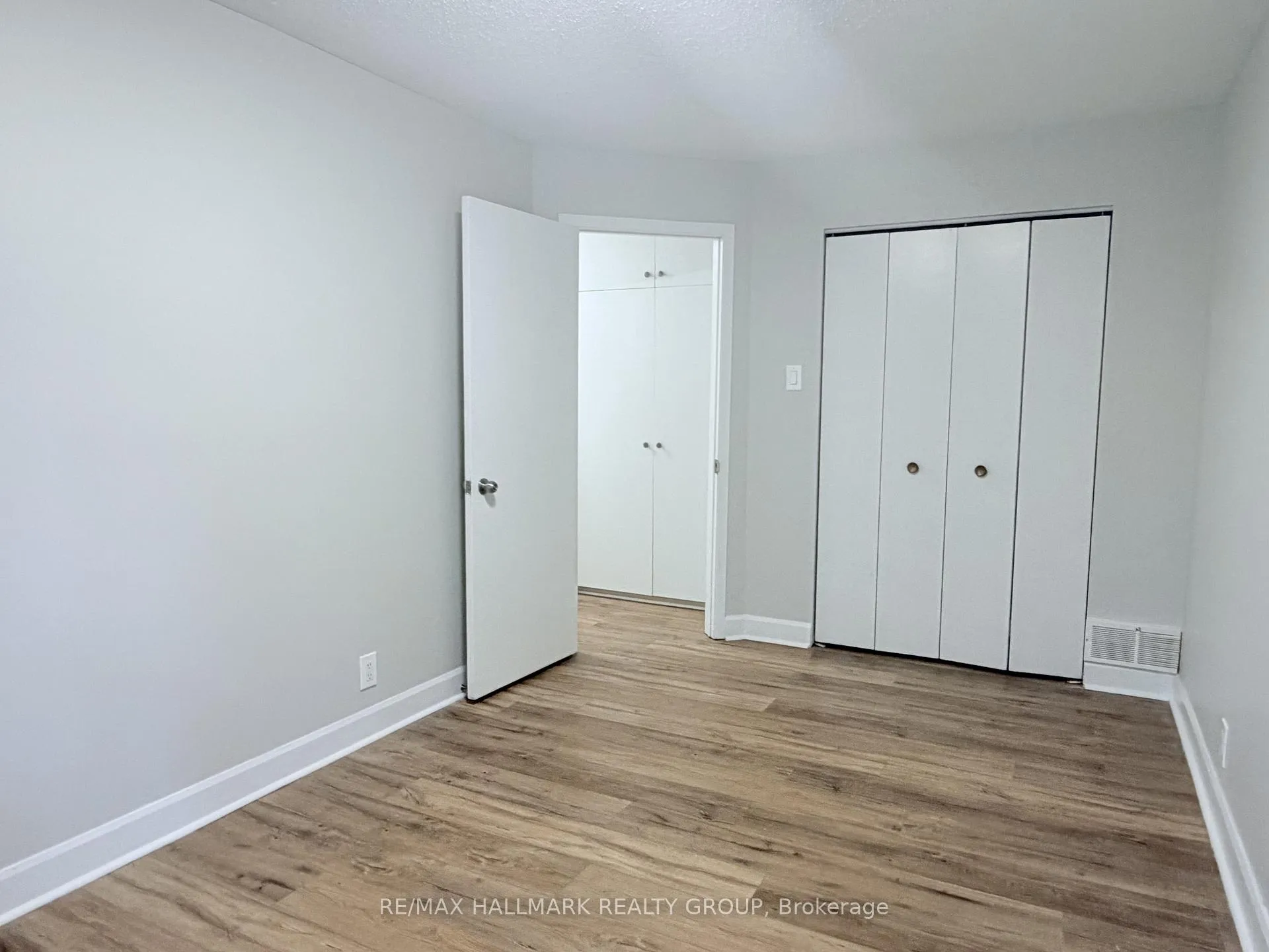 Photo 13 of 470 Pleasant Park Road, Ottawa, Alta Vista/Faircrest Heights — HOMEH