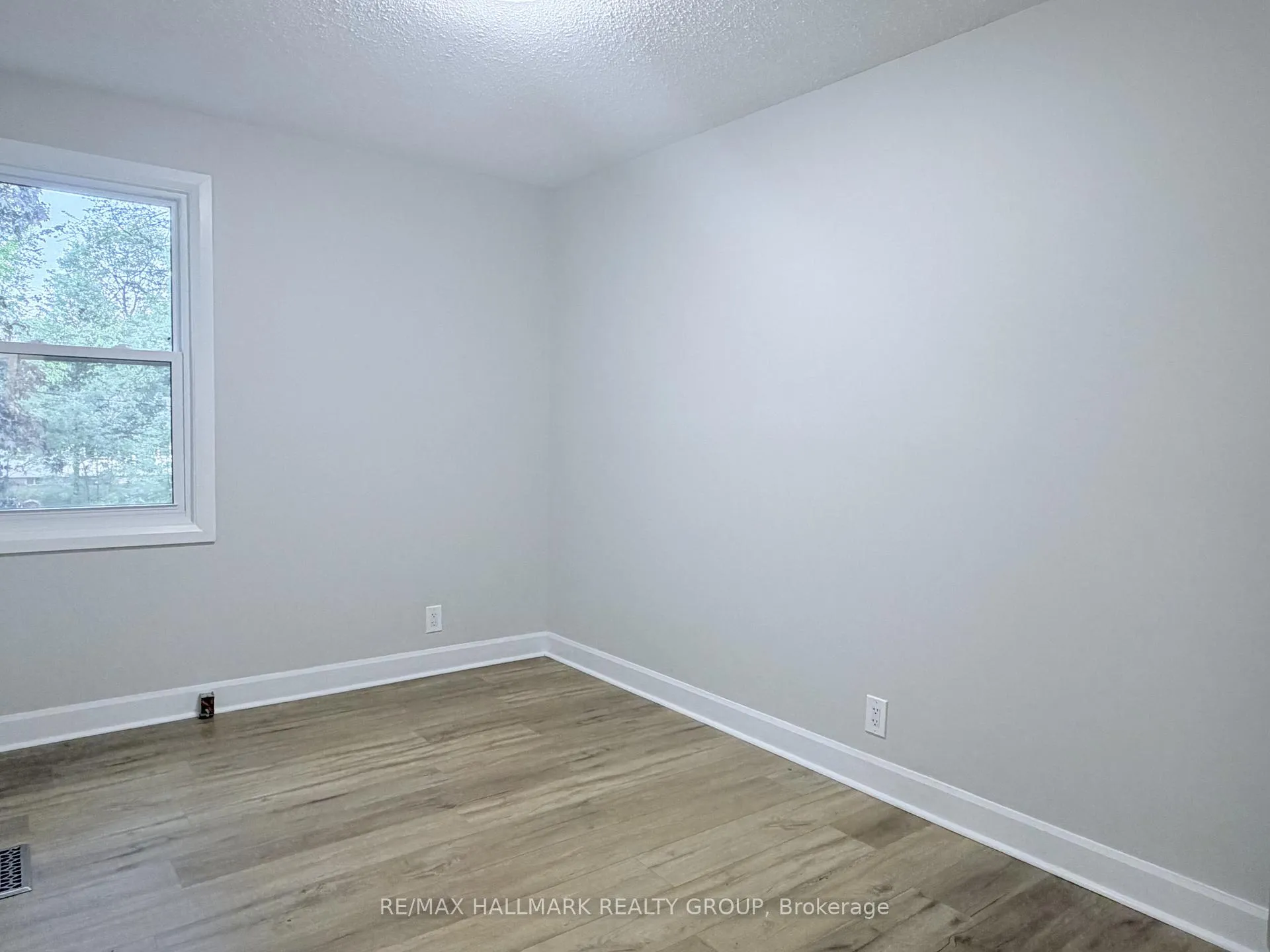 Photo 19 of 470 Pleasant Park Road, Ottawa, Alta Vista/Faircrest Heights — HOMEH