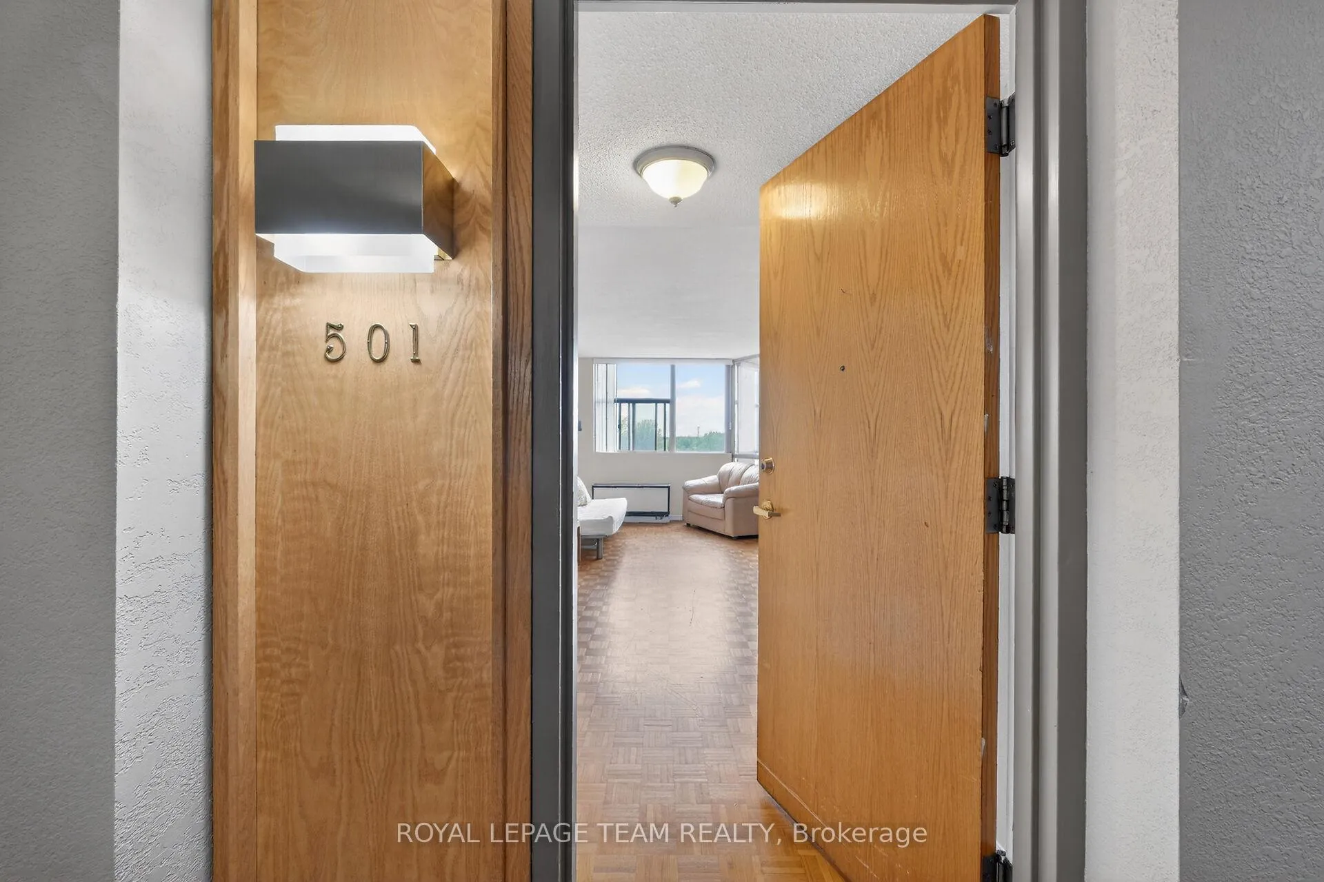 Photo 3 of Unit 501, 2760 Carousel Crescent, Ottawa, Emerald Woods/Sawmill Creek — HOMEH