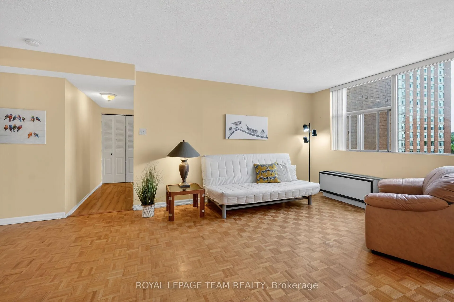 Photo 6 of Unit 501, 2760 Carousel Crescent, Ottawa, Emerald Woods/Sawmill Creek — HOMEH