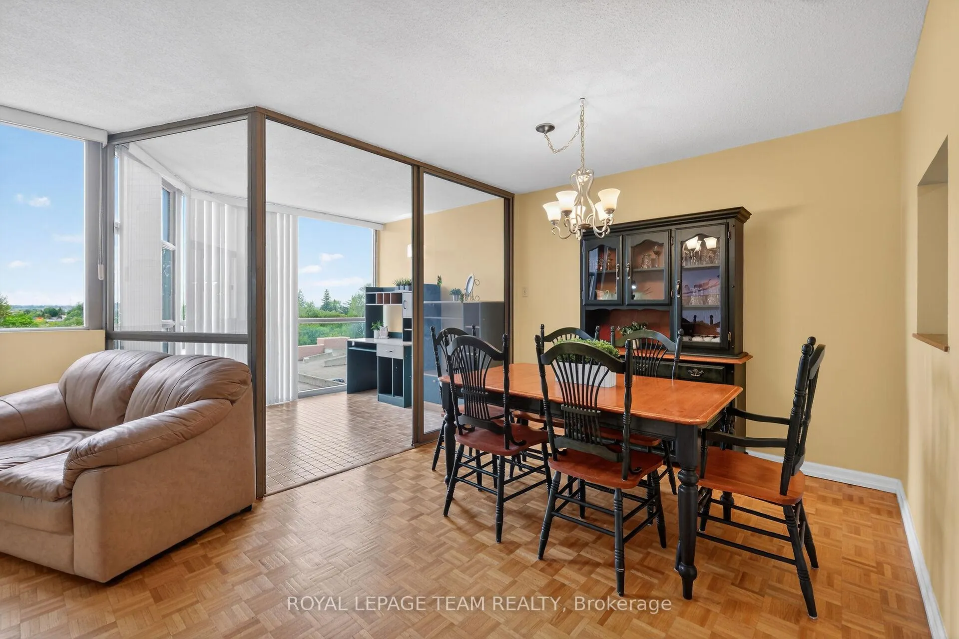 Photo 7 of Unit 501, 2760 Carousel Crescent, Ottawa, Emerald Woods/Sawmill Creek — HOMEH
