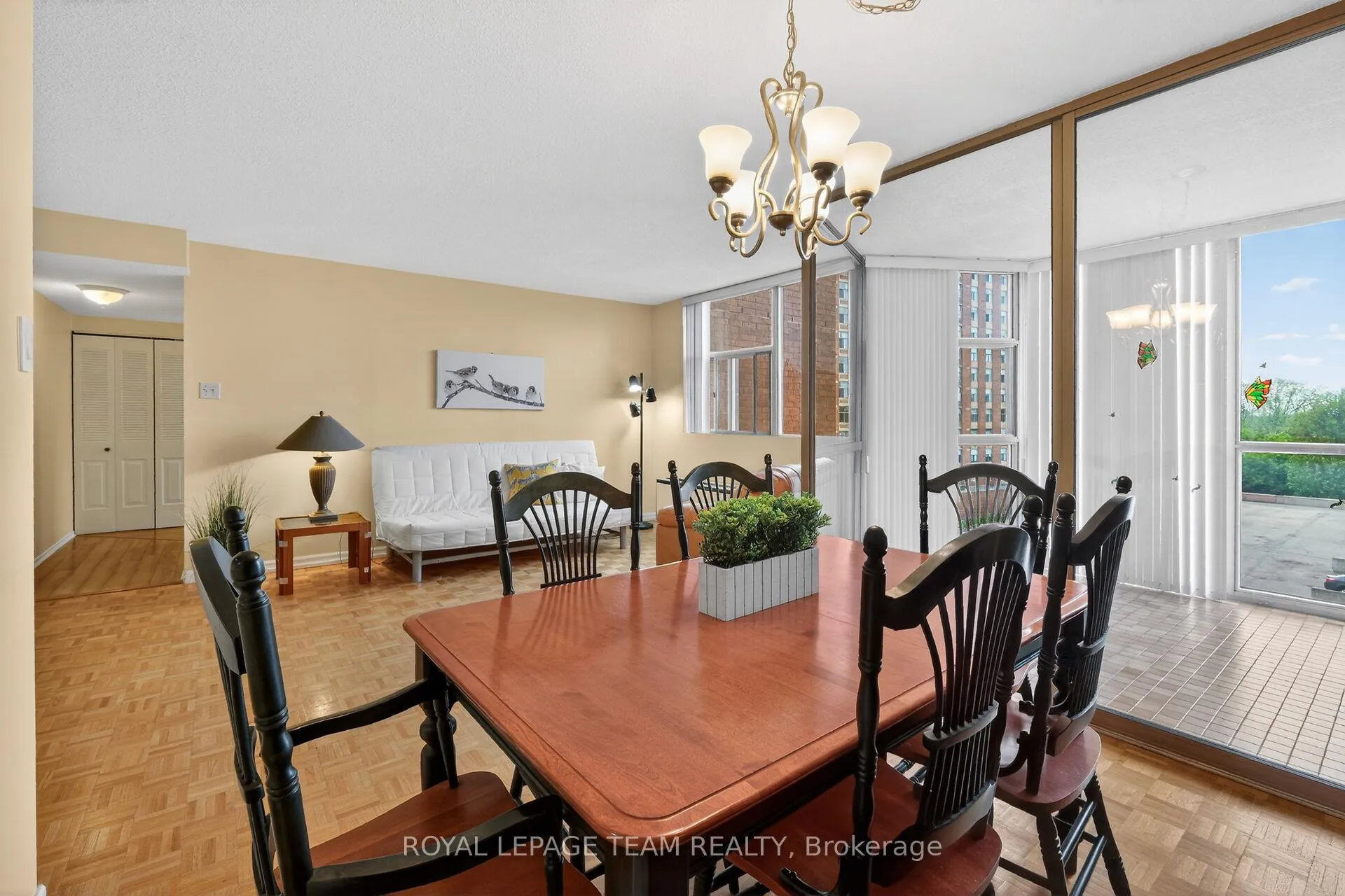 Photo 8 of Unit 501, 2760 Carousel Crescent, Ottawa, Emerald Woods/Sawmill Creek — HOMEH