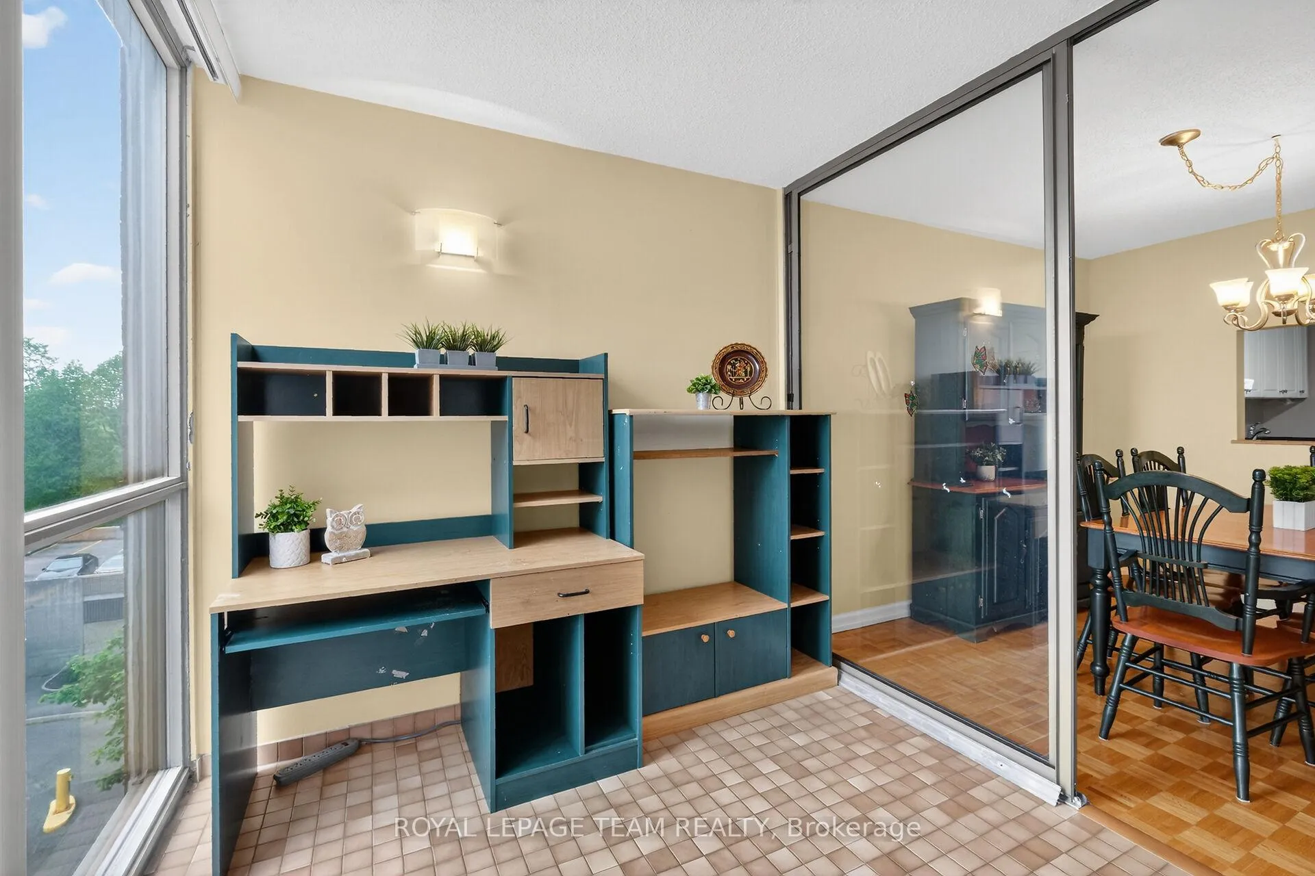 Photo 10 of Unit 501, 2760 Carousel Crescent, Ottawa, Emerald Woods/Sawmill Creek — HOMEH