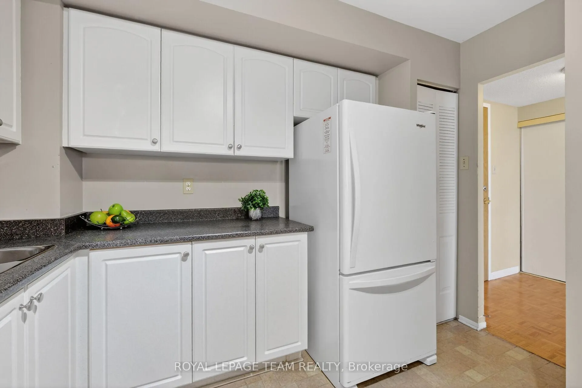 Photo 15 of Unit 501, 2760 Carousel Crescent, Ottawa, Emerald Woods/Sawmill Creek — HOMEH